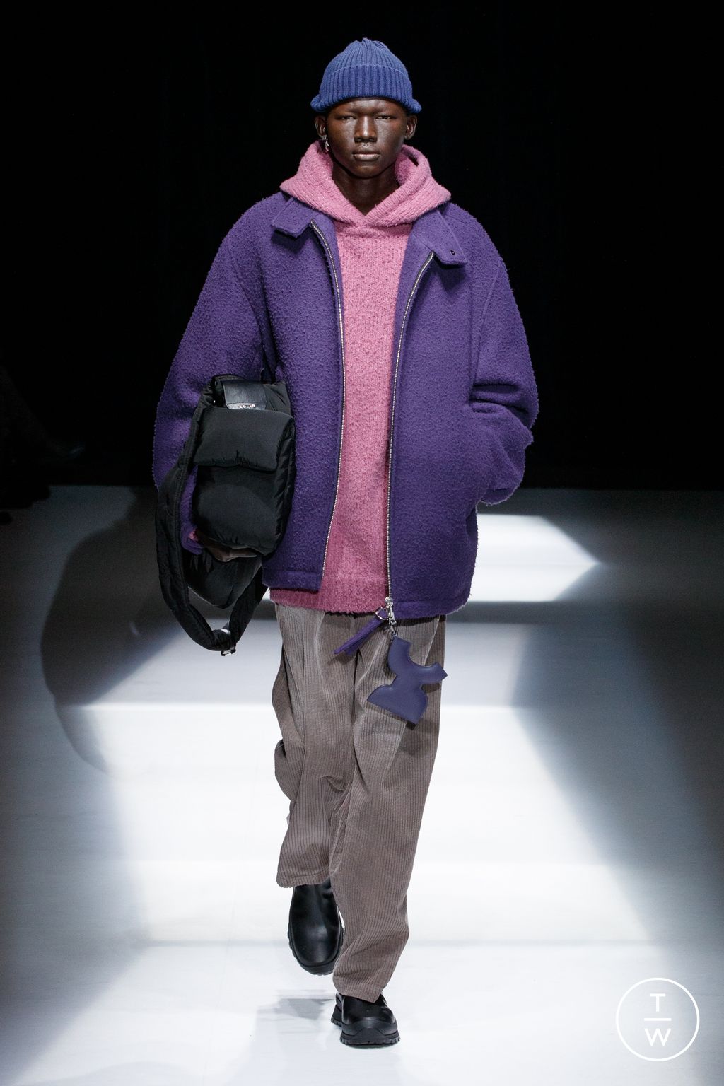 Fashion Week Paris Fall/Winter 2023 look 35 from the SOLID HOMME collection 男装