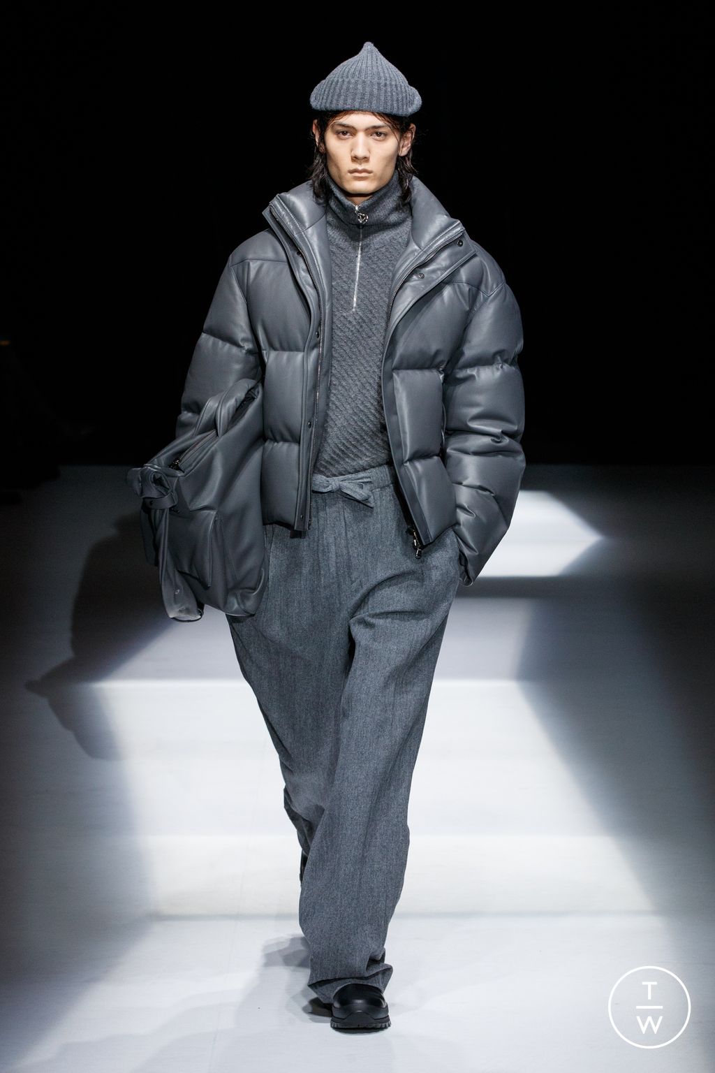 Fashion Week Paris Fall/Winter 2023 look 40 from the SOLID HOMME collection 男装