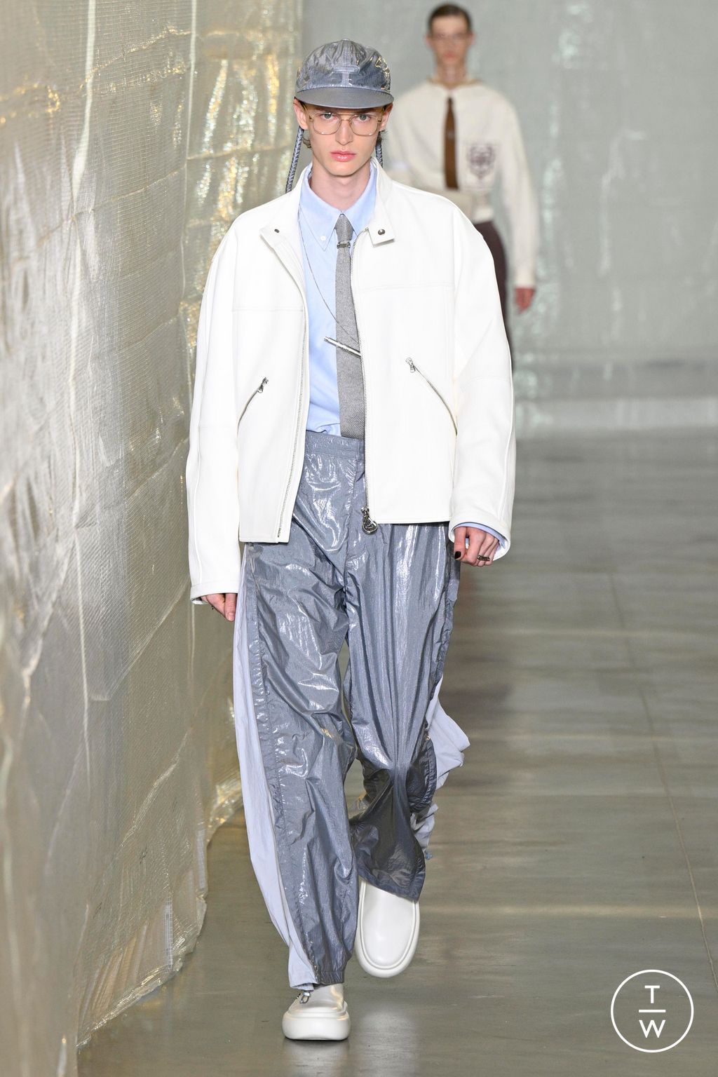 Fashion Week Paris Spring/Summer 2024 look 13 from the SOLID HOMME collection 男装