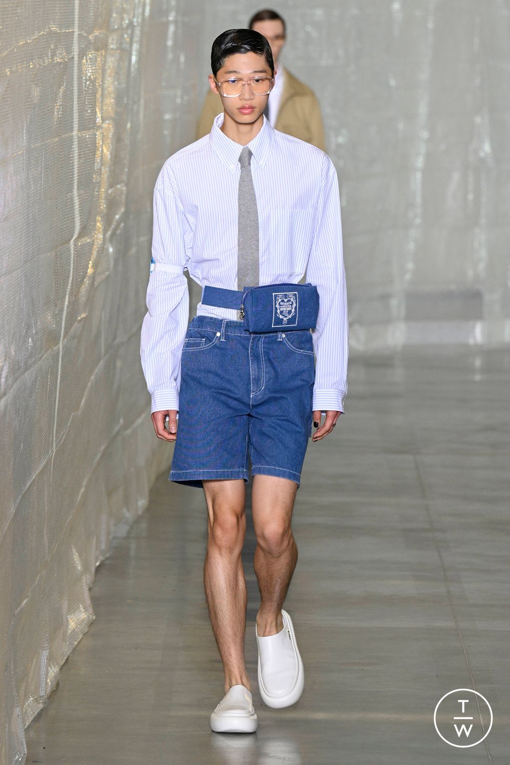 Fashion Week Paris Spring/Summer 2024 look 21 from the SOLID HOMME collection 男装