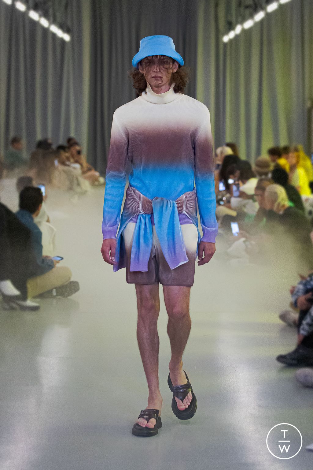 Fashion Week Paris Spring/Summer 2023 look 7 from the SOLID HOMME collection menswear