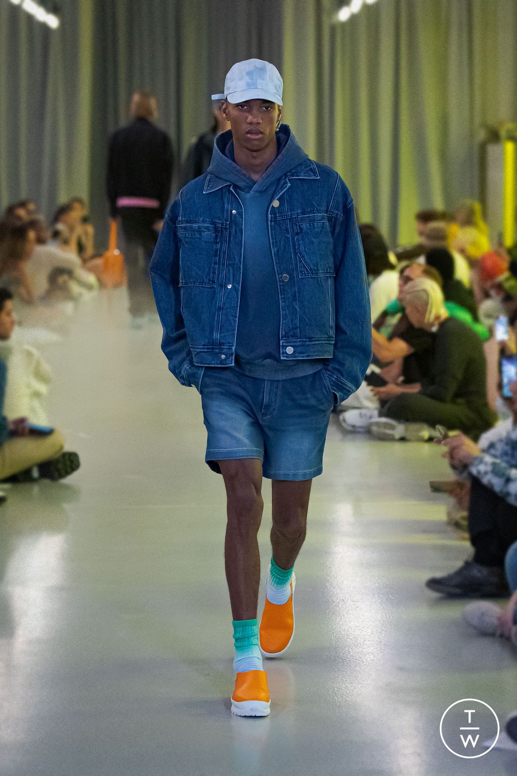 Fashion Week Paris Spring/Summer 2023 look 33 from the SOLID HOMME collection 男装