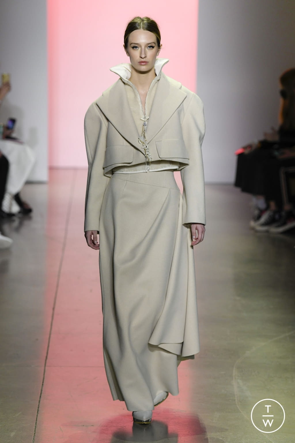 Fashion Week New York Fall/Winter 2022 look 3 de la collection Son Jung Wan womenswear