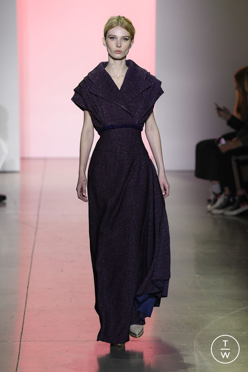 Fashion Week New York Fall/Winter 2022 look 16 de la collection Son Jung Wan womenswear
