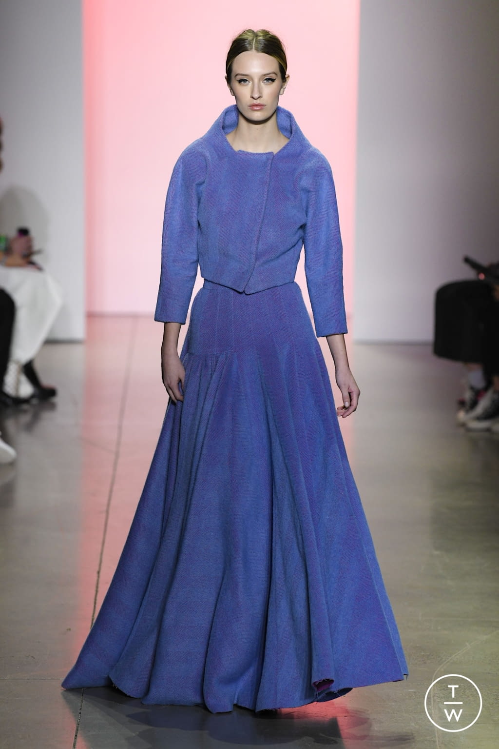 Fashion Week New York Fall/Winter 2022 look 18 de la collection Son Jung Wan womenswear