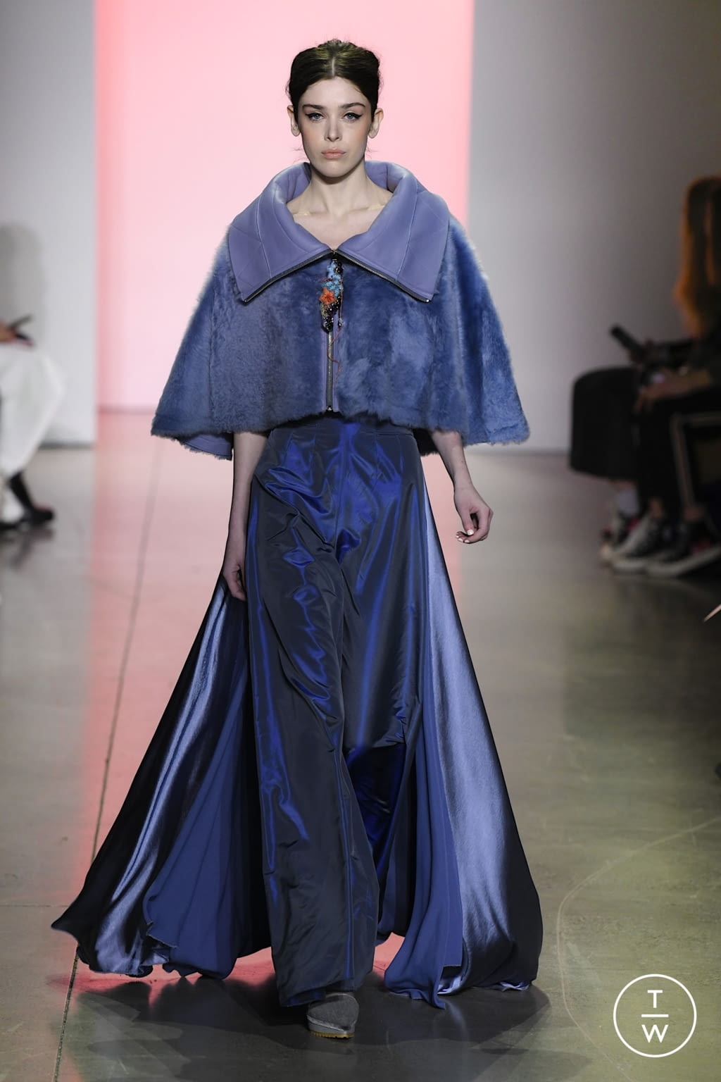 Fashion Week New York Fall/Winter 2022 look 19 de la collection Son Jung Wan womenswear