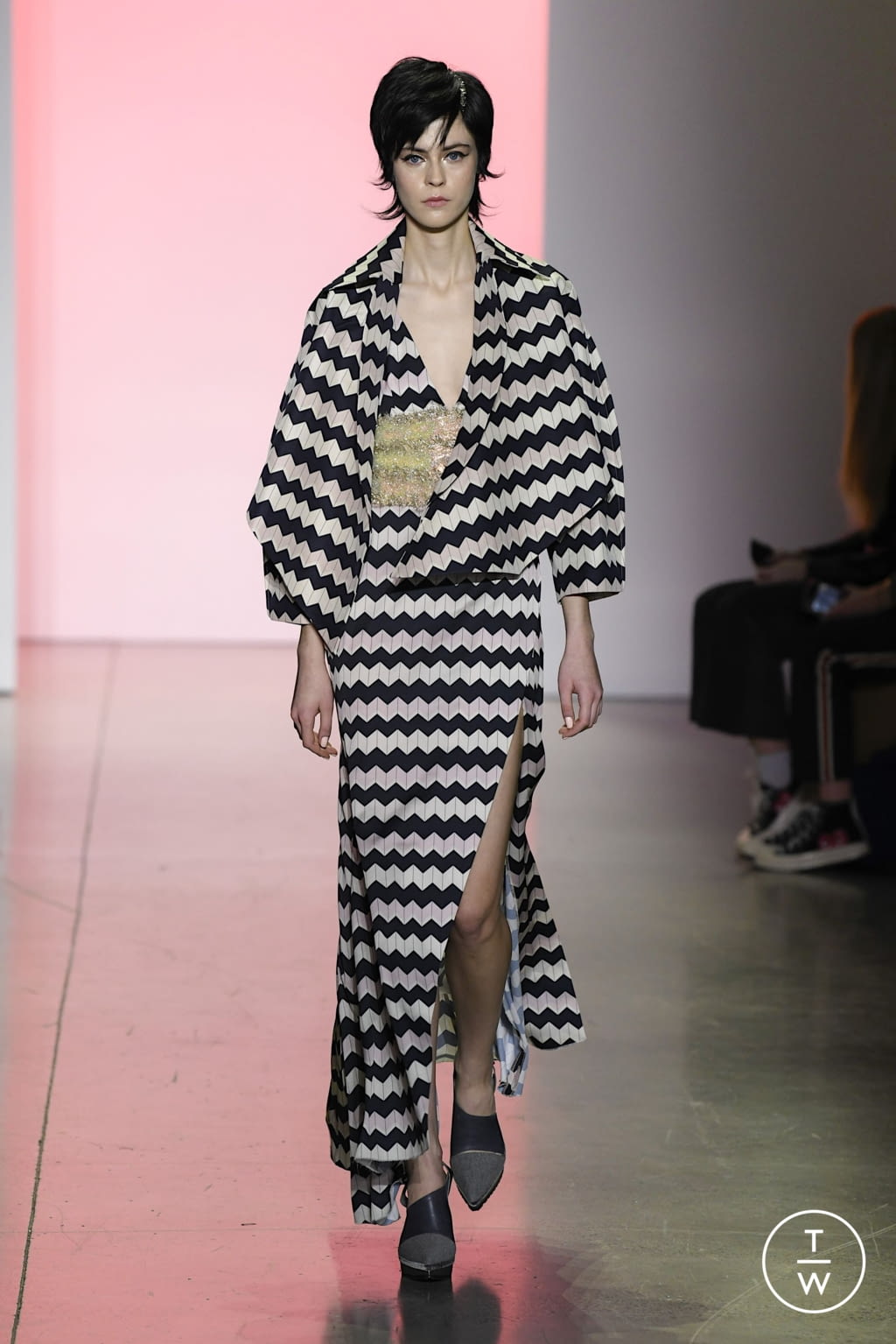 Fashion Week New York Fall/Winter 2022 look 29 de la collection Son Jung Wan womenswear