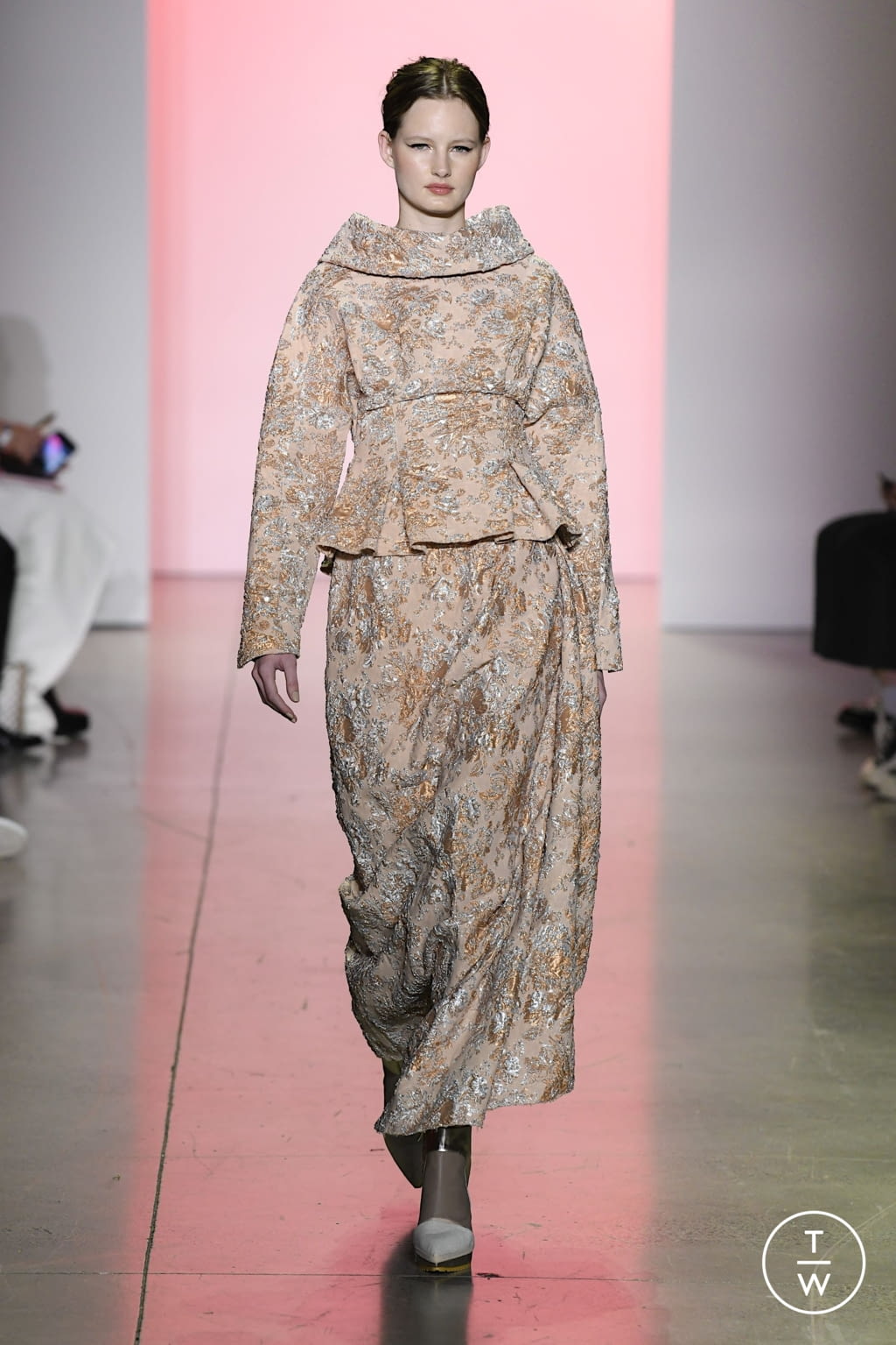 Fashion Week New York Fall/Winter 2022 look 31 de la collection Son Jung Wan womenswear