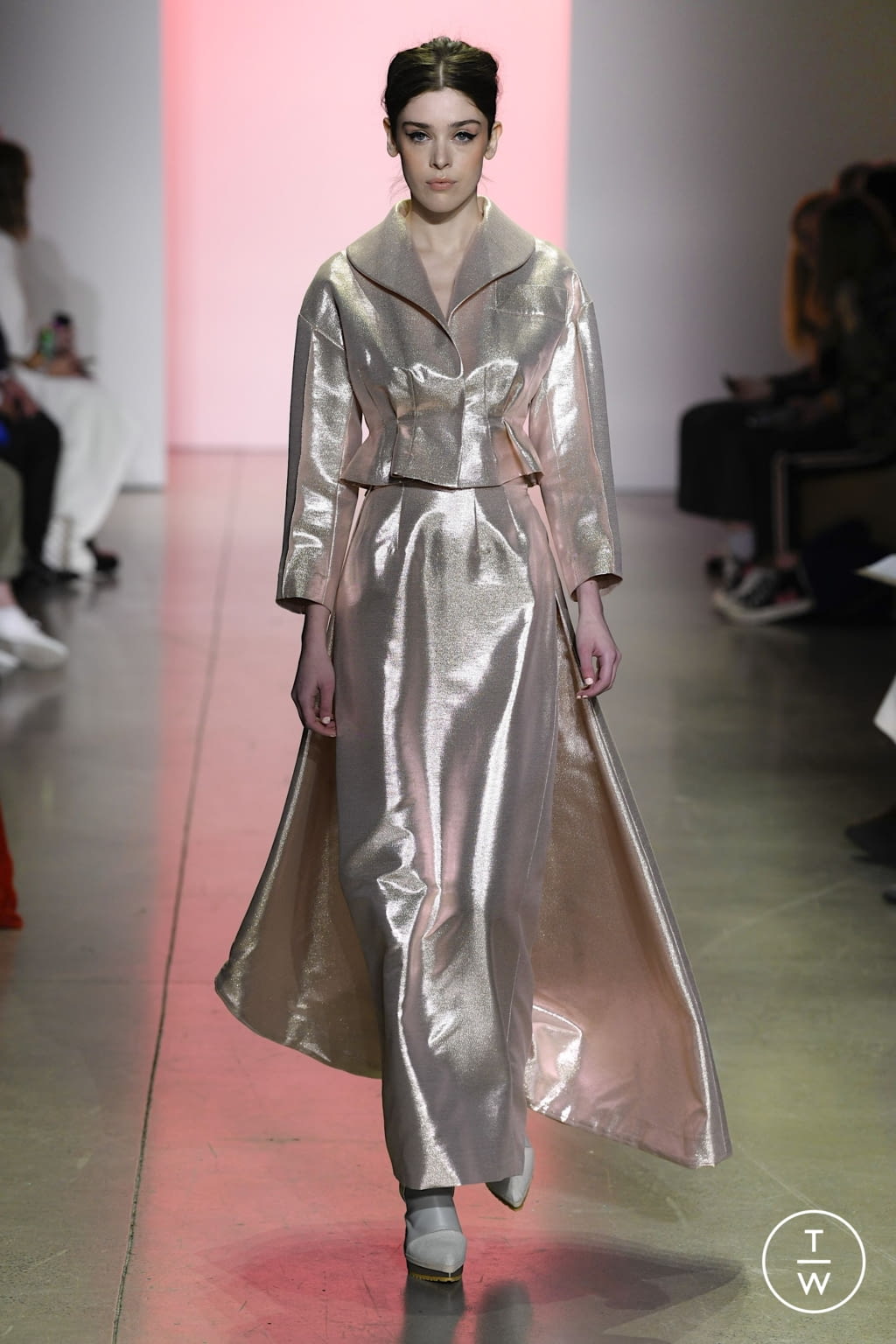 Fashion Week New York Fall/Winter 2022 look 34 de la collection Son Jung Wan womenswear