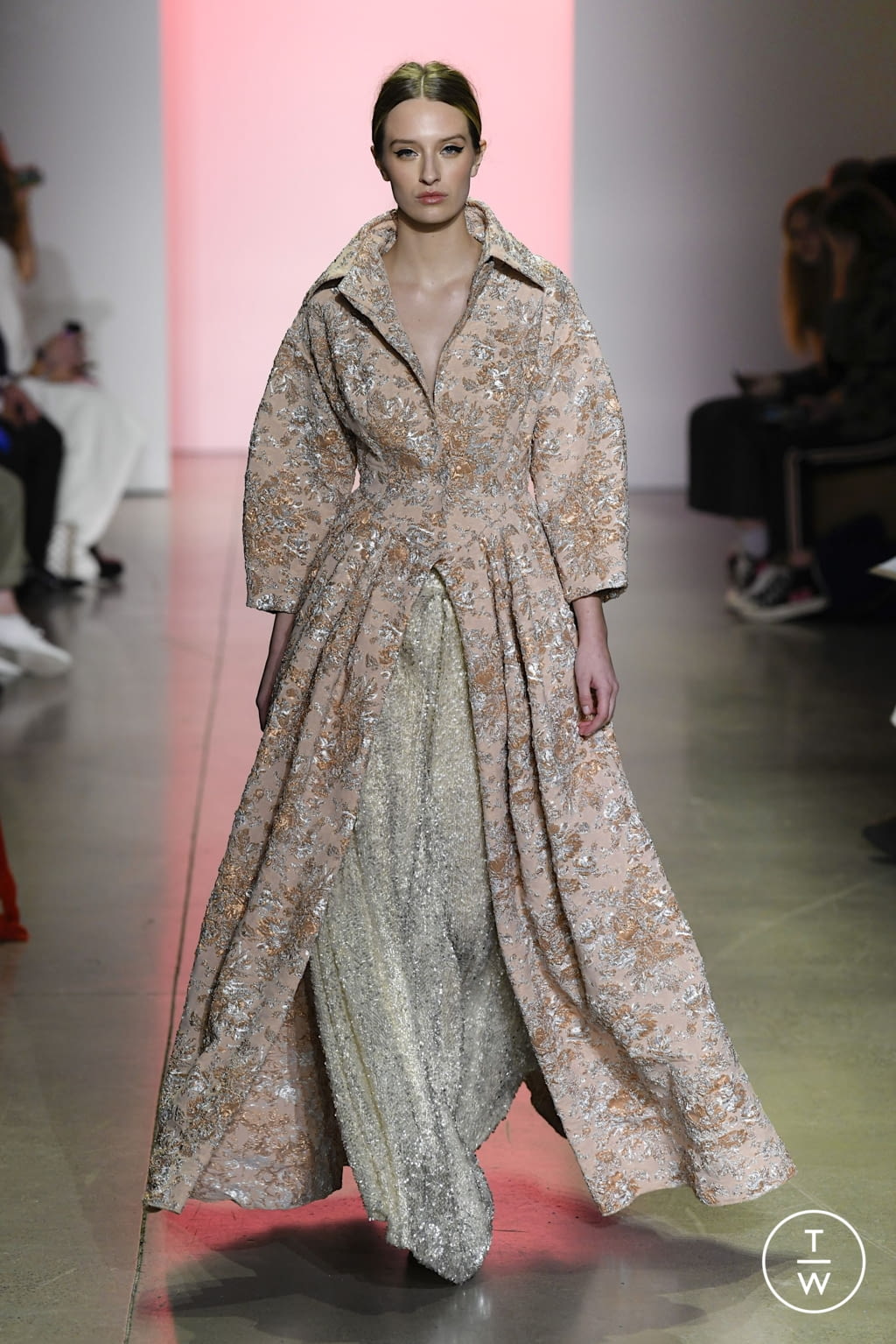 Fashion Week New York Fall/Winter 2022 look 35 de la collection Son Jung Wan womenswear