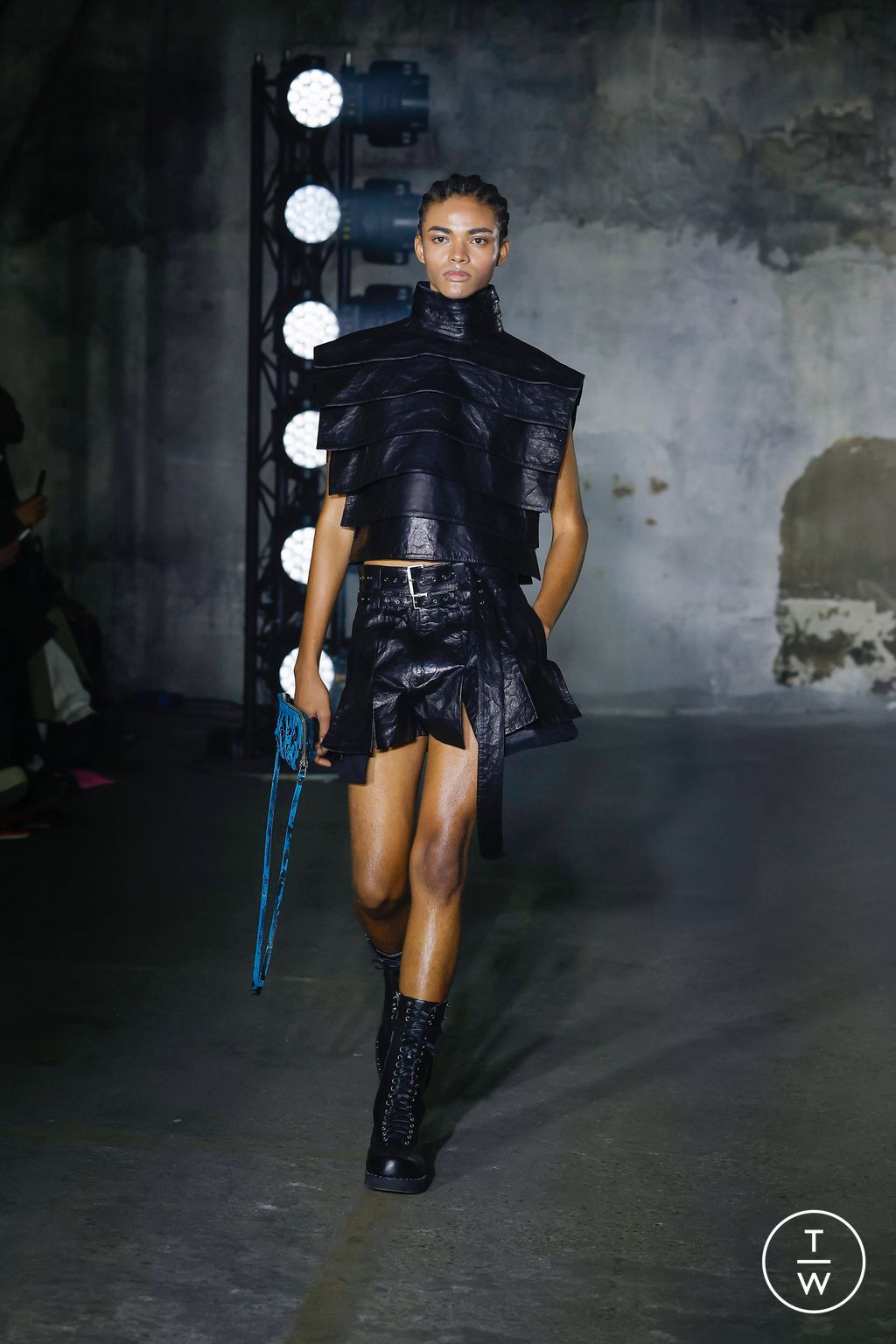 Fashion Week Paris Fall/Winter 2023 look 3 de la collection Songzio menswear