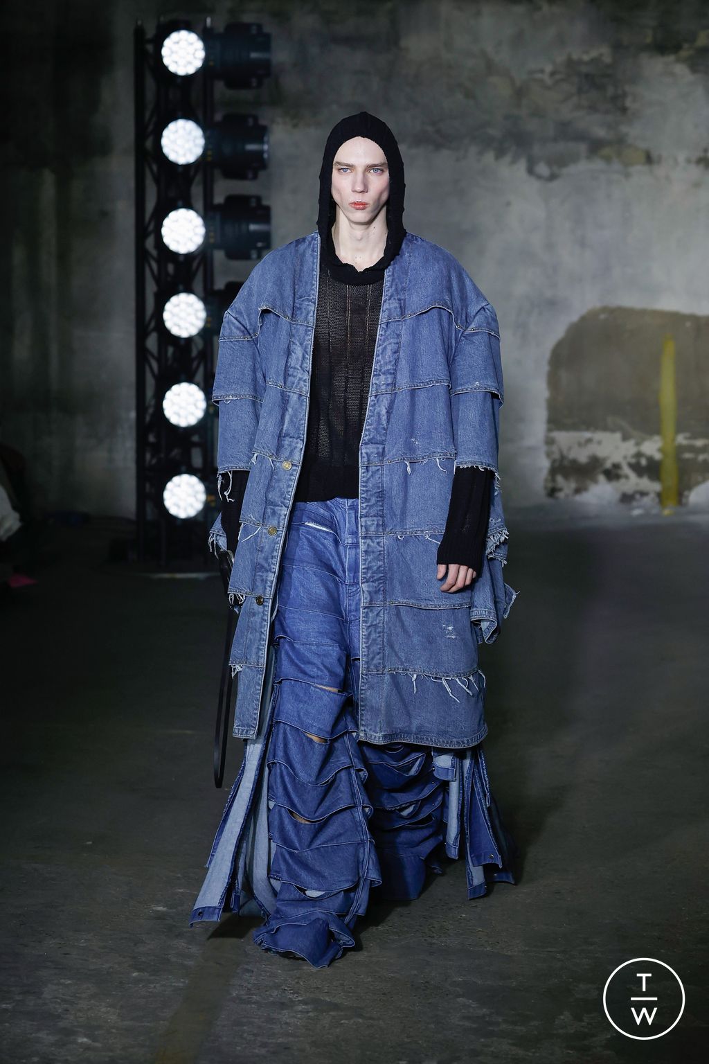 Fashion Week Paris Fall/Winter 2023 look 27 from the Songzio collection menswear