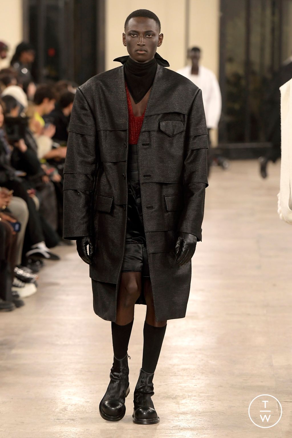 Fashion Week Paris Fall/Winter 2024 look 6 from the Songzio collection menswear