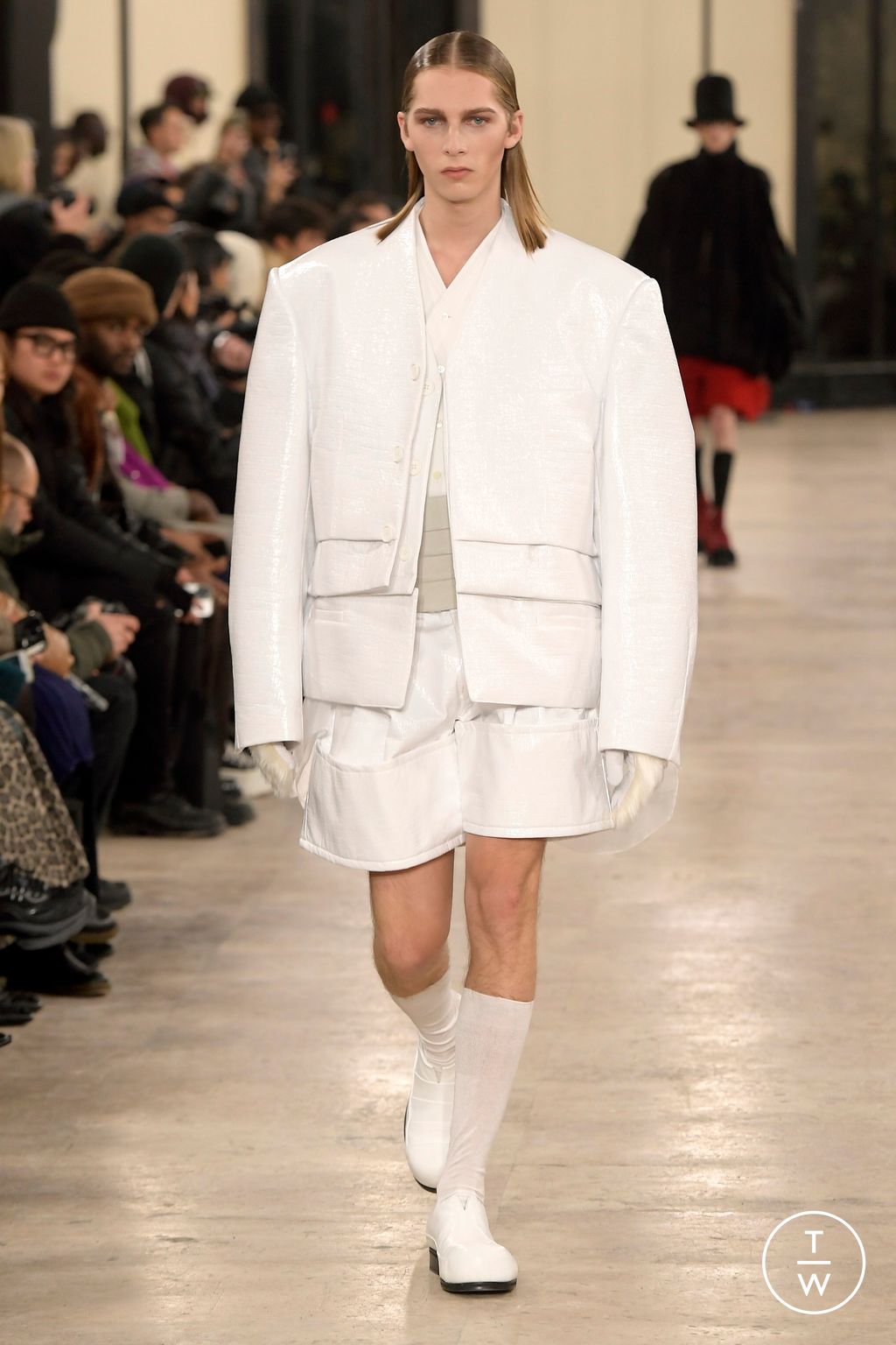 Fashion Week Paris Fall/Winter 2024 look 8 de la collection Songzio menswear