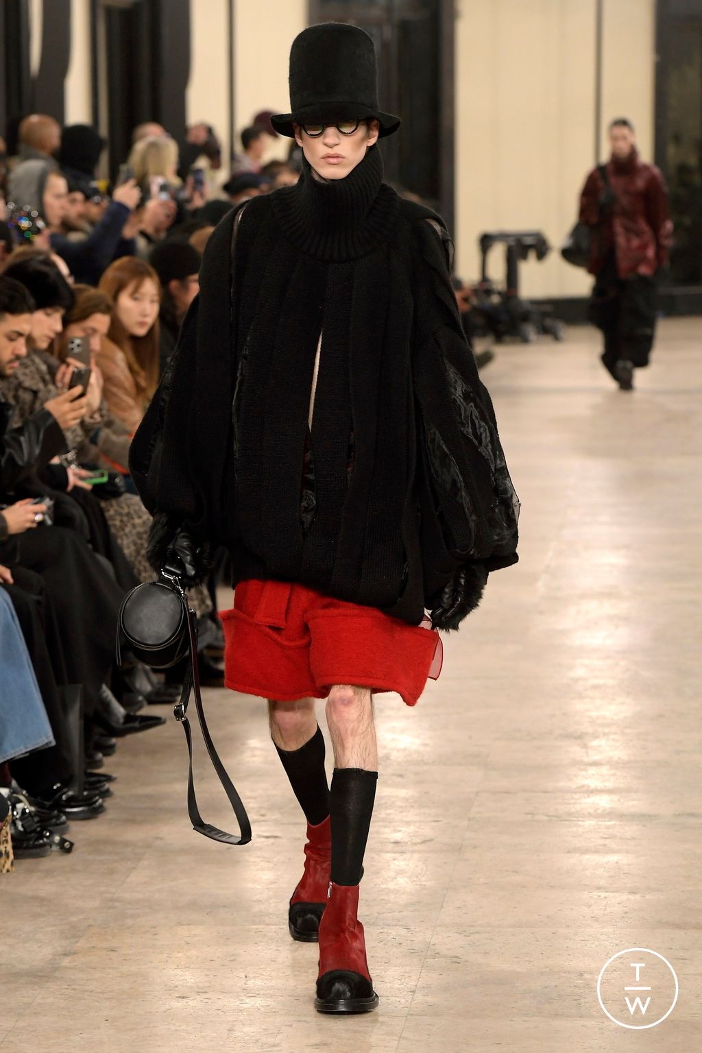 Fashion Week Paris Fall/Winter 2024 look 9 de la collection Songzio menswear