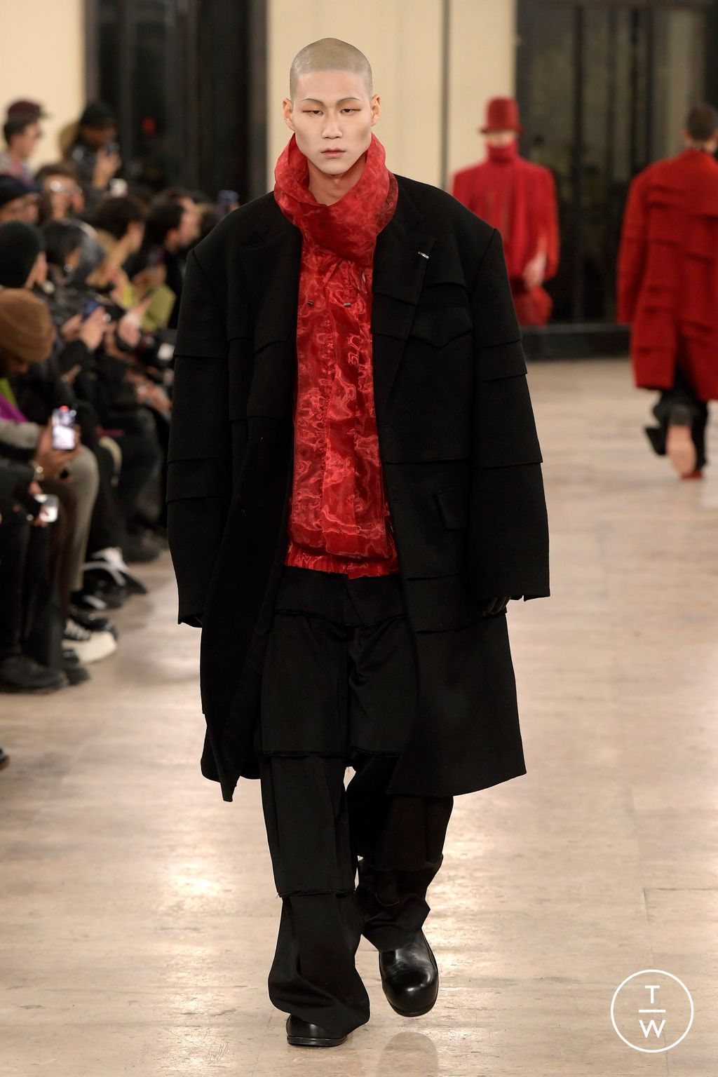 Fashion Week Paris Fall/Winter 2024 look 12 from the Songzio collection menswear