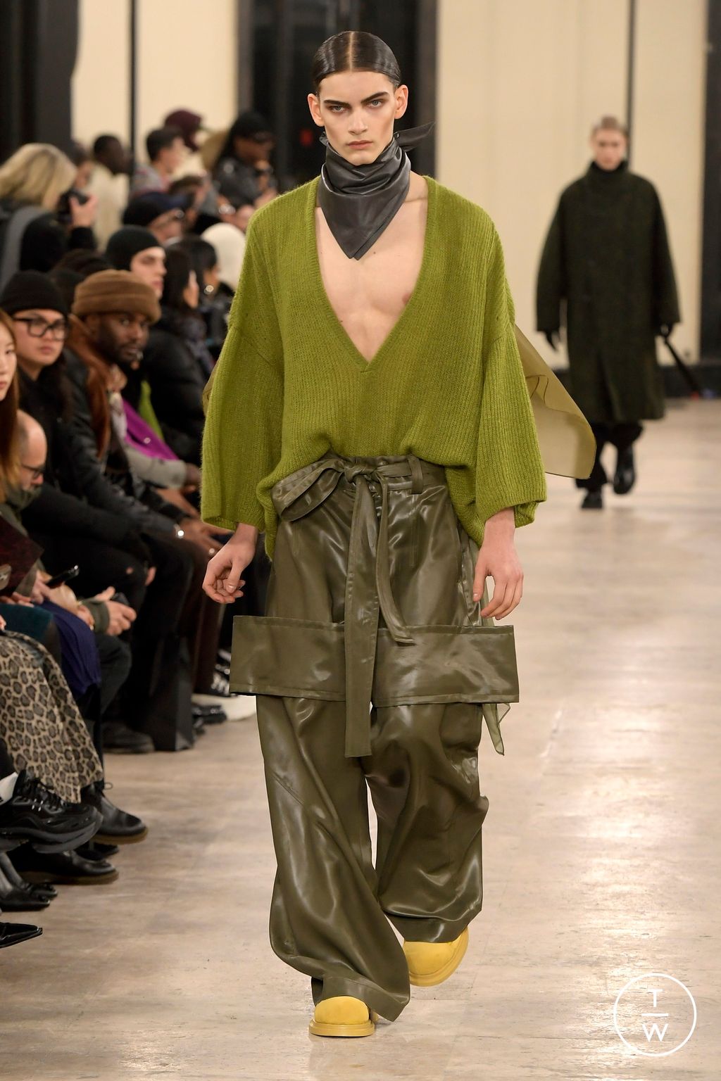 Fashion Week Paris Fall/Winter 2024 look 20 de la collection Songzio menswear