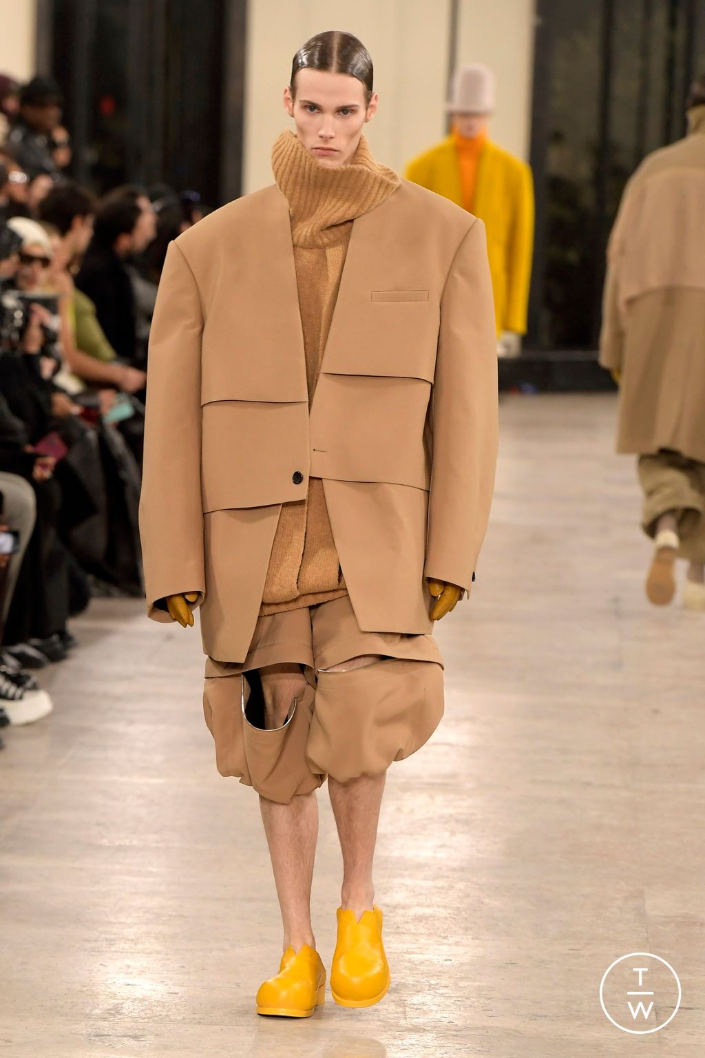 Fashion Week Paris Fall/Winter 2024 look 35 de la collection Songzio menswear