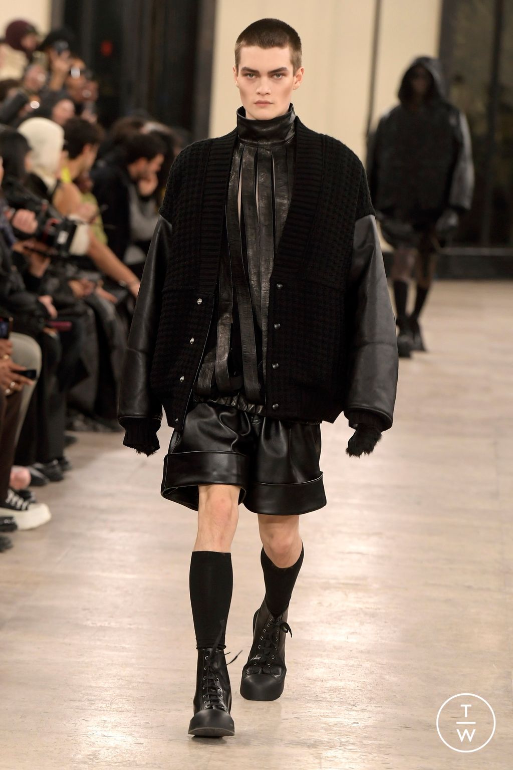 Fashion Week Paris Fall/Winter 2024 look 42 de la collection Songzio menswear