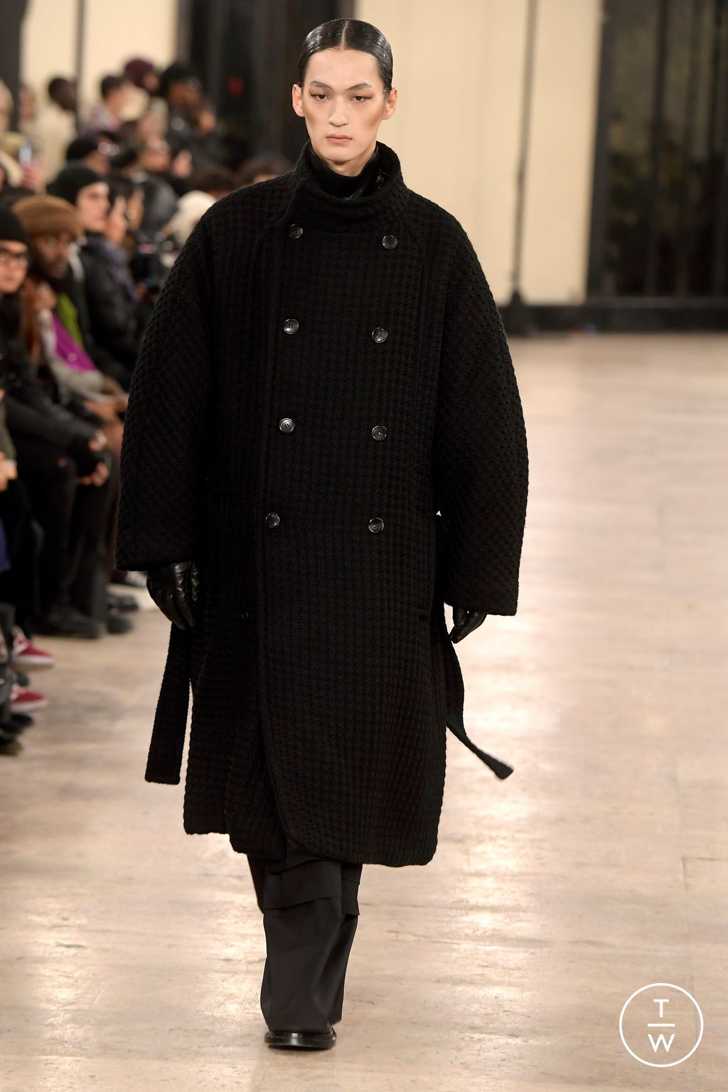 Fashion Week Paris Fall/Winter 2024 look 47 from the Songzio collection menswear