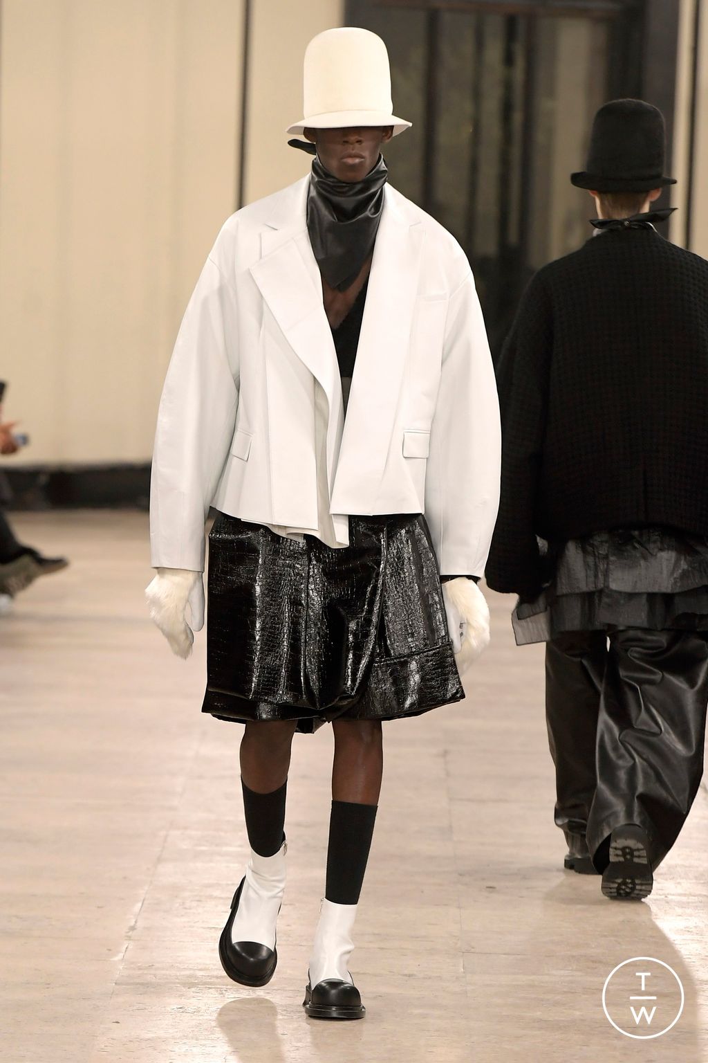 Fashion Week Paris Fall/Winter 2024 look 50 de la collection Songzio menswear