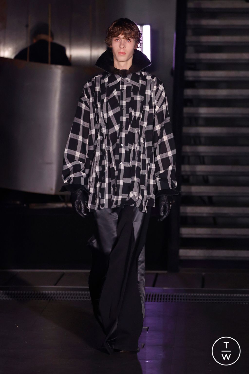 Fashion Week Paris Fall/Winter 2025 look 13 de la collection Songzio menswear