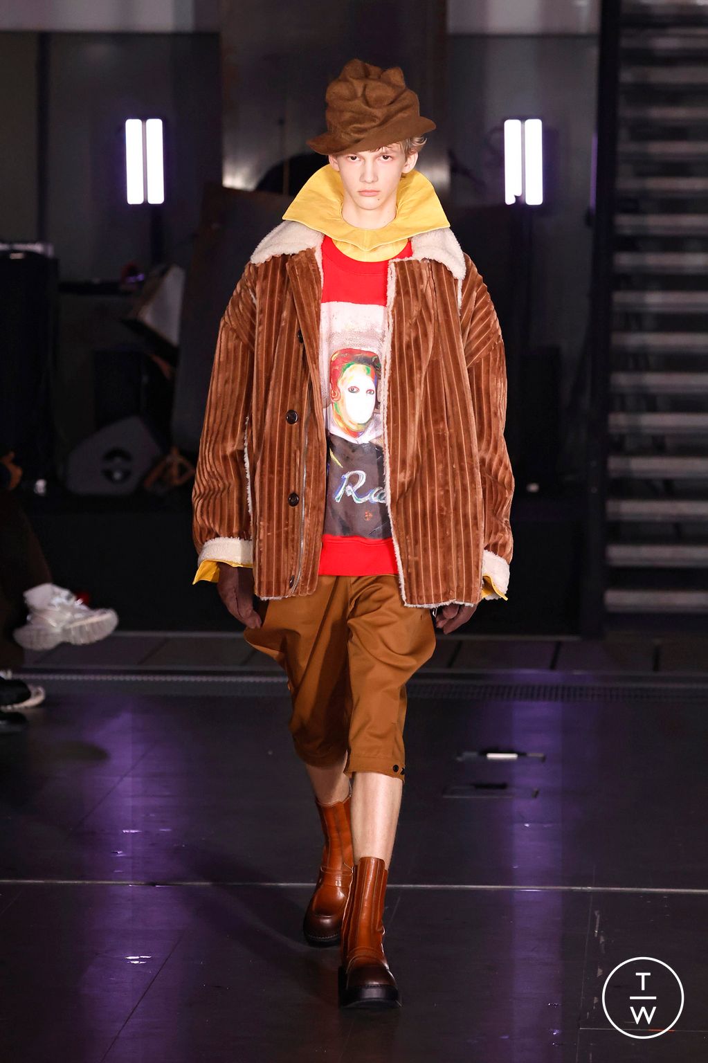 Fashion Week Paris Fall/Winter 2025 look 34 from the Songzio collection 男装