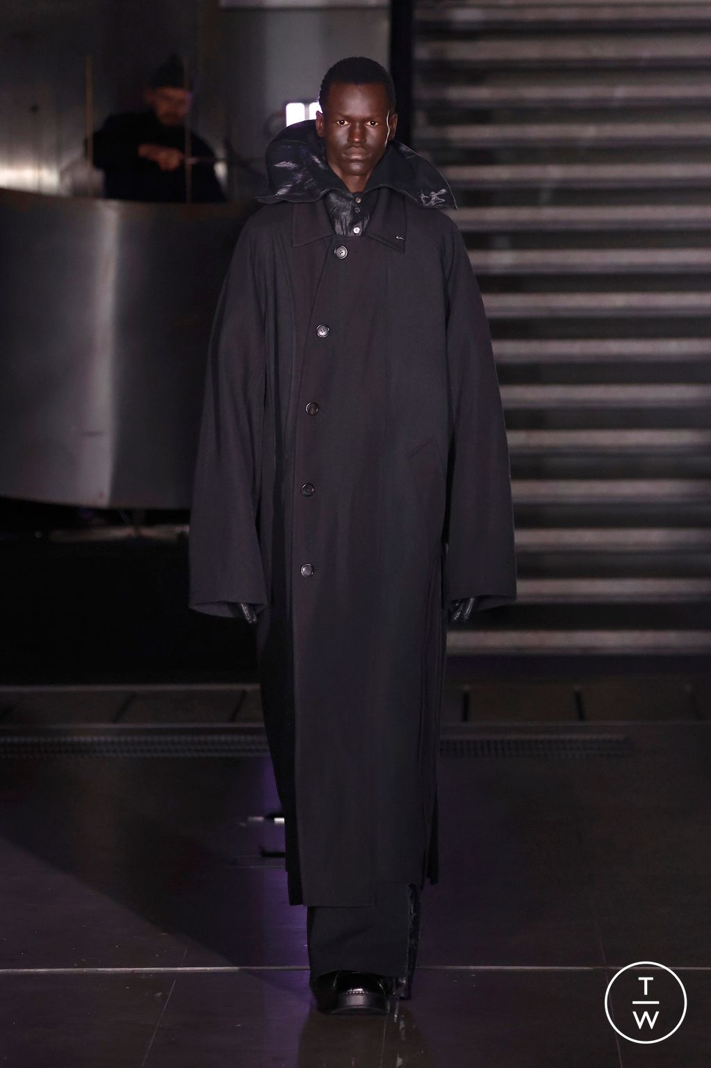 Fashion Week Paris Fall/Winter 2025 look 57 de la collection Songzio menswear