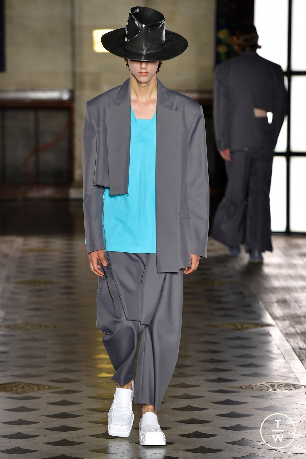 Fashion Week Paris Spring/Summer 2023 look 5 from the Songzio collection menswear