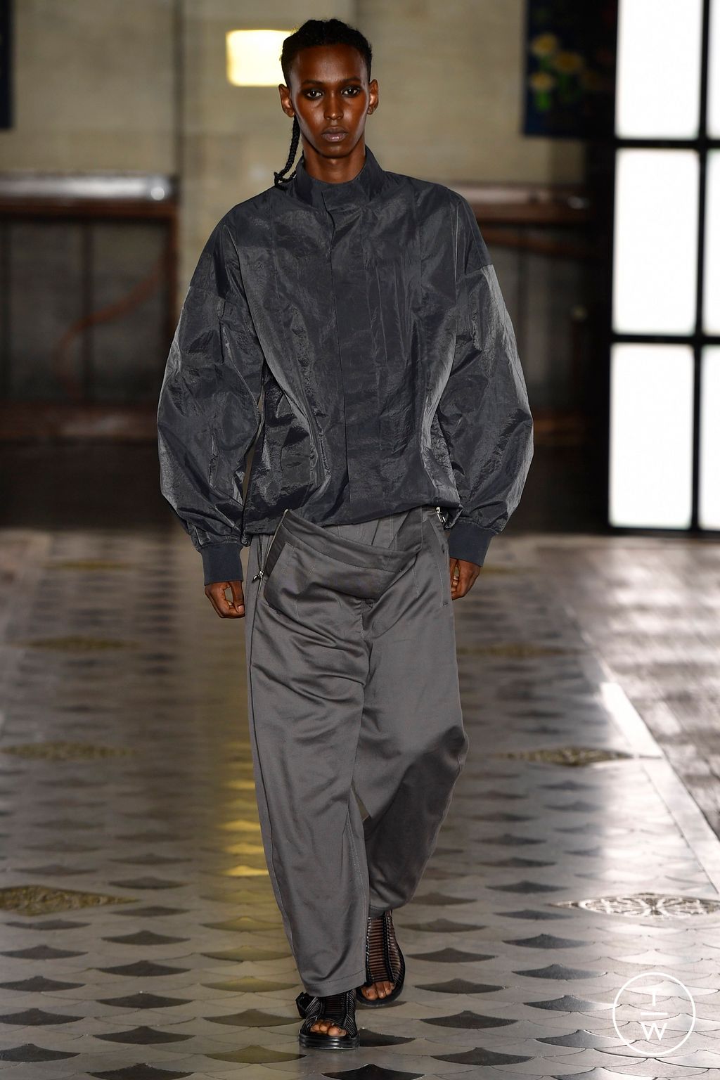 Fashion Week Paris Spring/Summer 2023 look 6 from the Songzio collection menswear