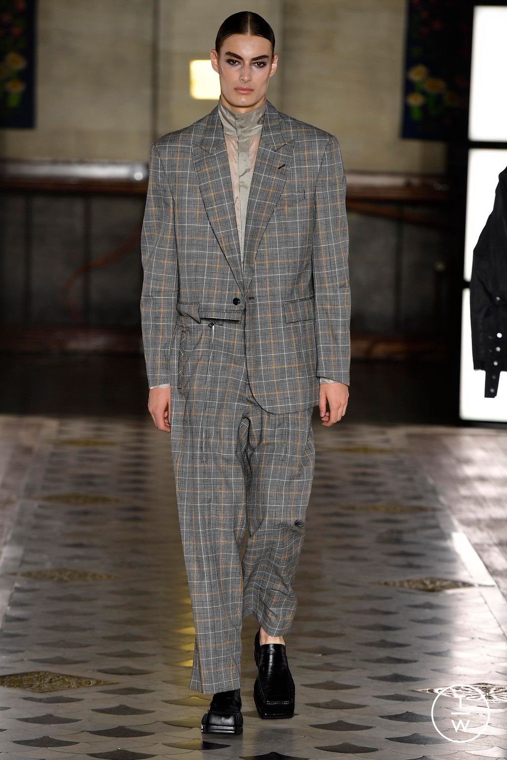 Fashion Week Paris Spring/Summer 2023 look 8 from the Songzio collection menswear