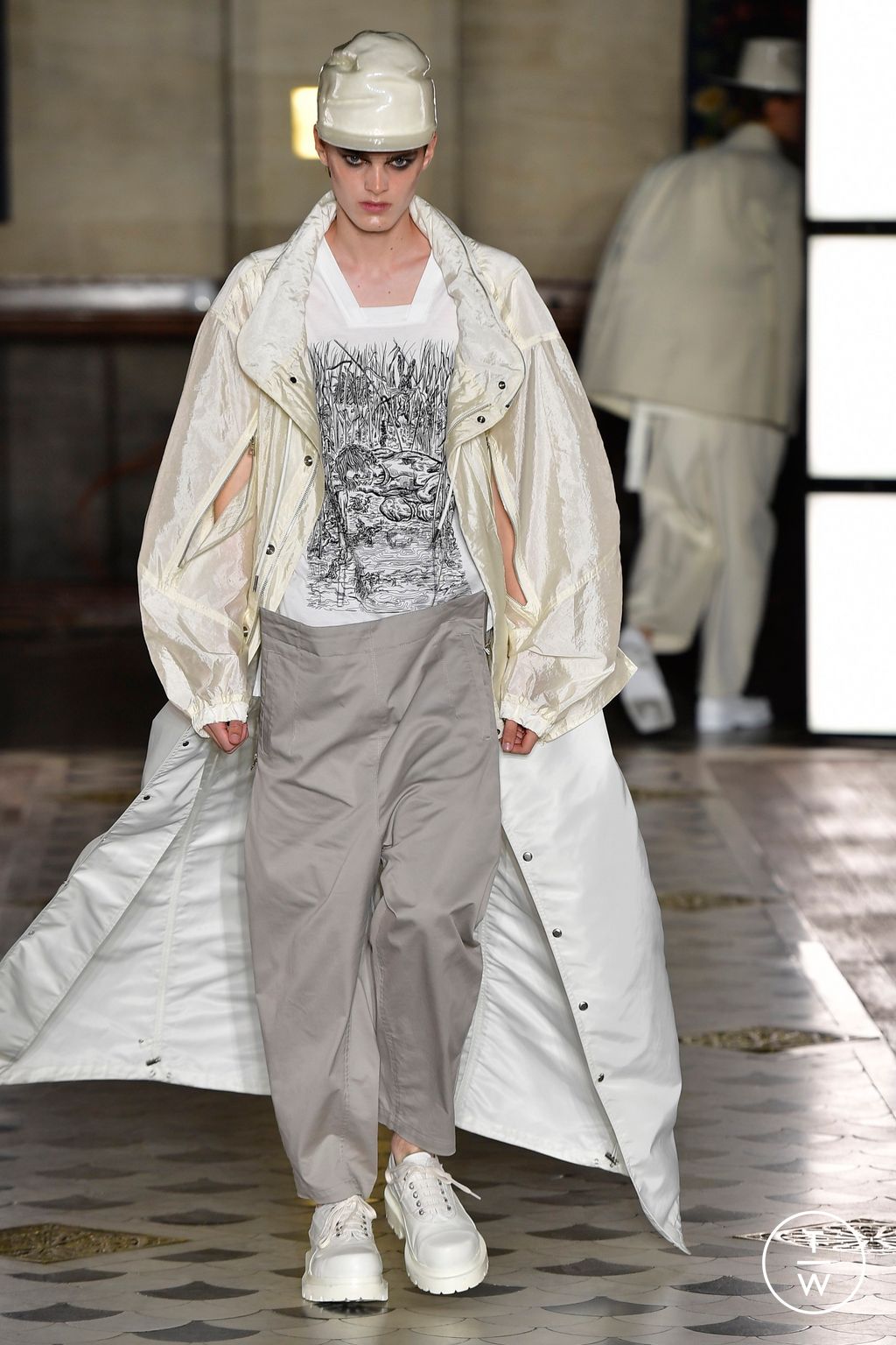 Fashion Week Paris Spring/Summer 2023 look 12 from the Songzio collection menswear
