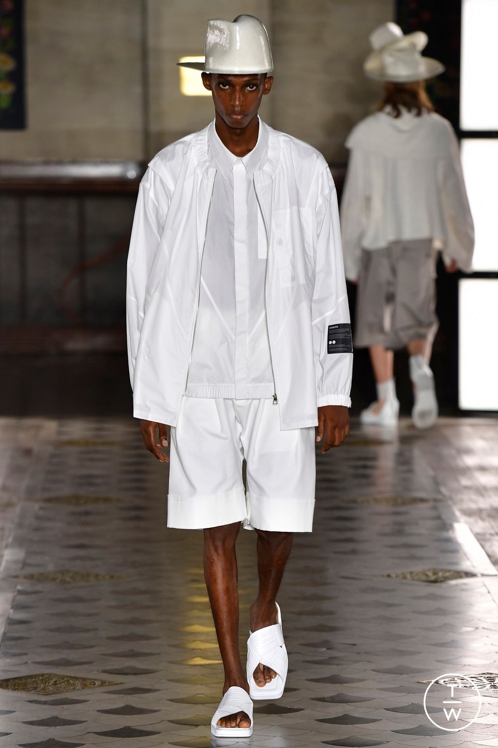 Fashion Week Paris Spring/Summer 2023 look 18 from the Songzio collection menswear