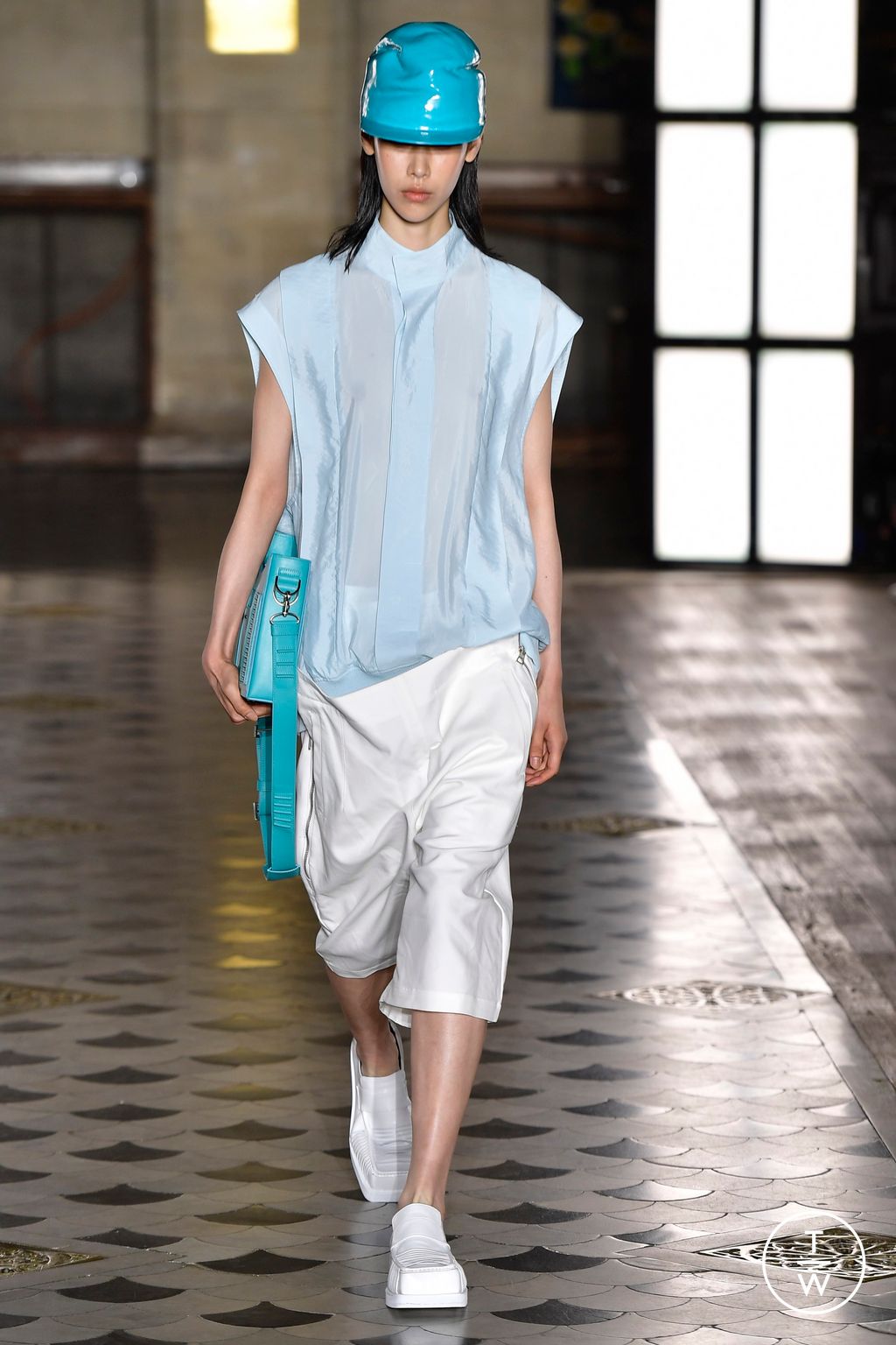 Fashion Week Paris Spring/Summer 2023 look 22 from the Songzio collection menswear