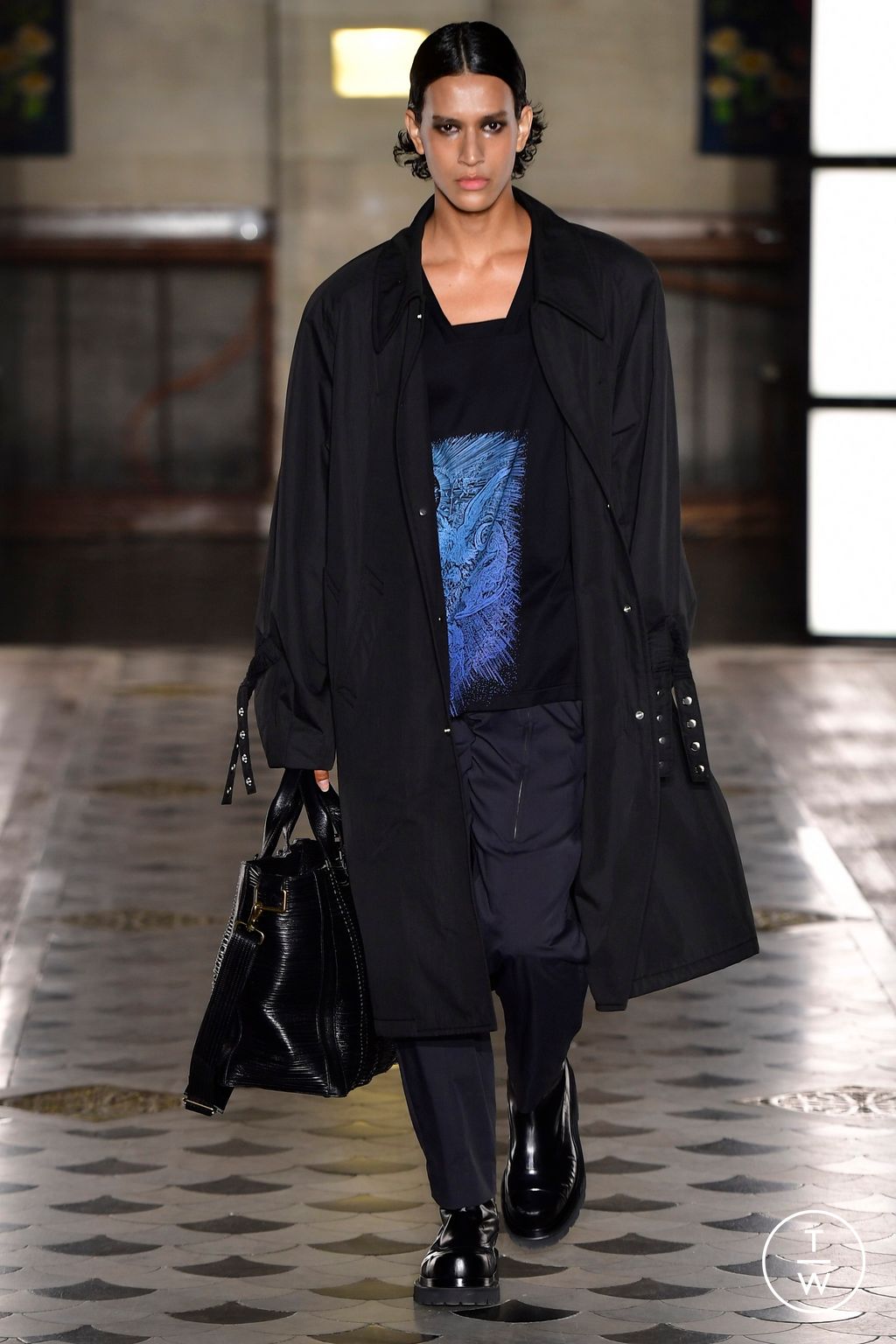 Fashion Week Paris Spring/Summer 2023 look 31 from the Songzio collection menswear