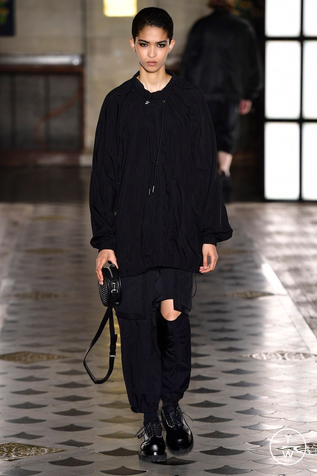 Fashion Week Paris Spring/Summer 2023 look 33 from the Songzio collection menswear
