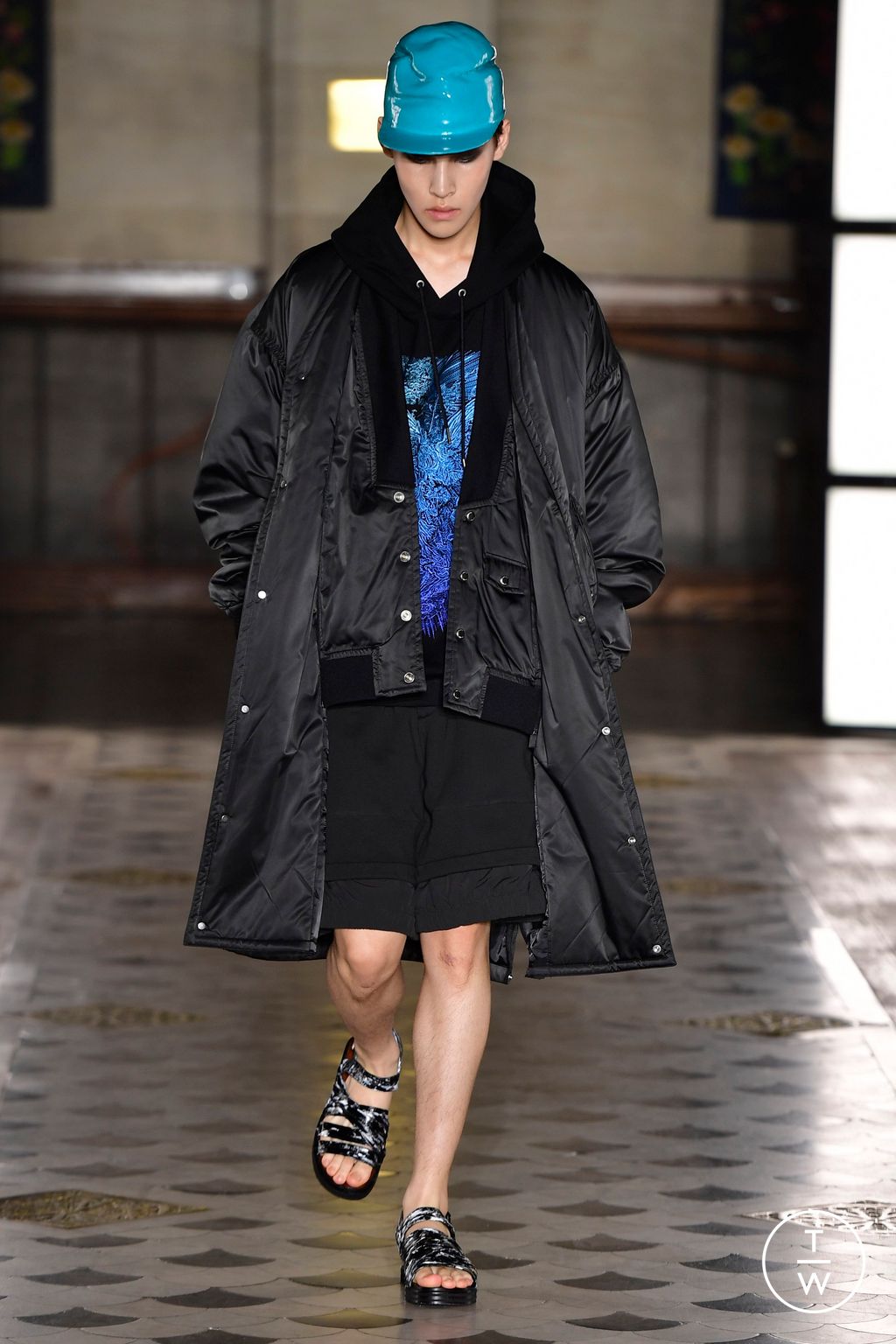 Fashion Week Paris Spring/Summer 2023 look 34 from the Songzio collection menswear