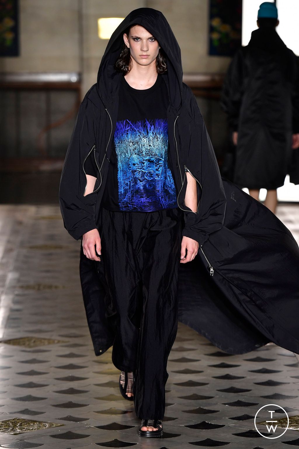 Fashion Week Paris Spring/Summer 2023 look 35 from the Songzio collection 男装