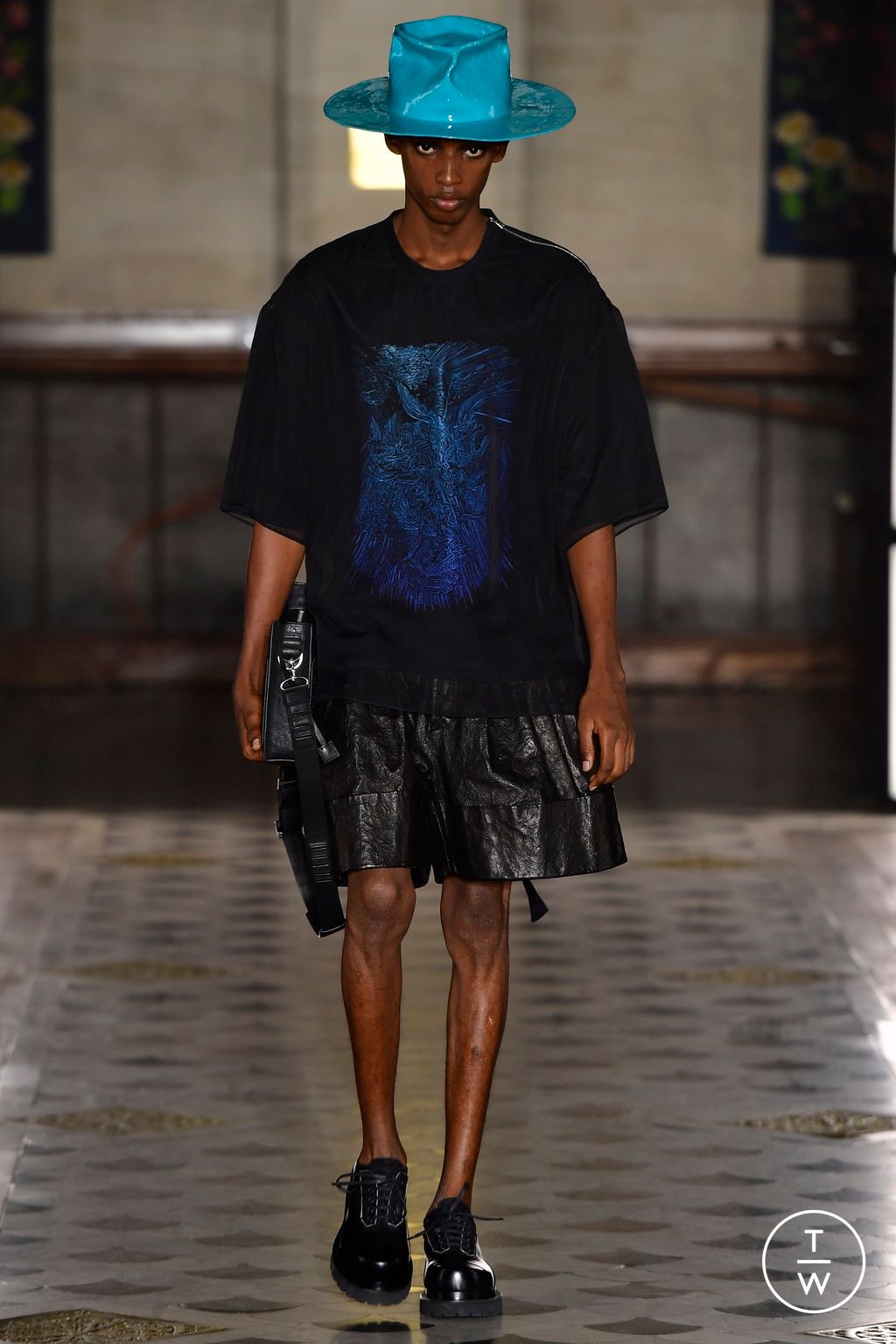Fashion Week Paris Spring/Summer 2023 look 40 from the Songzio collection menswear
