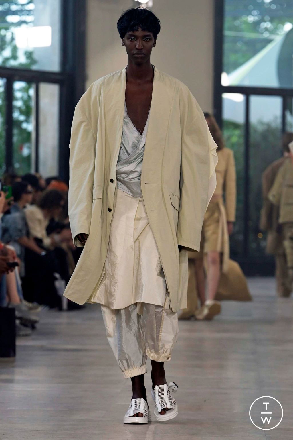 Fashion Week Paris Spring/Summer 2024 look 8 from the Songzio collection menswear
