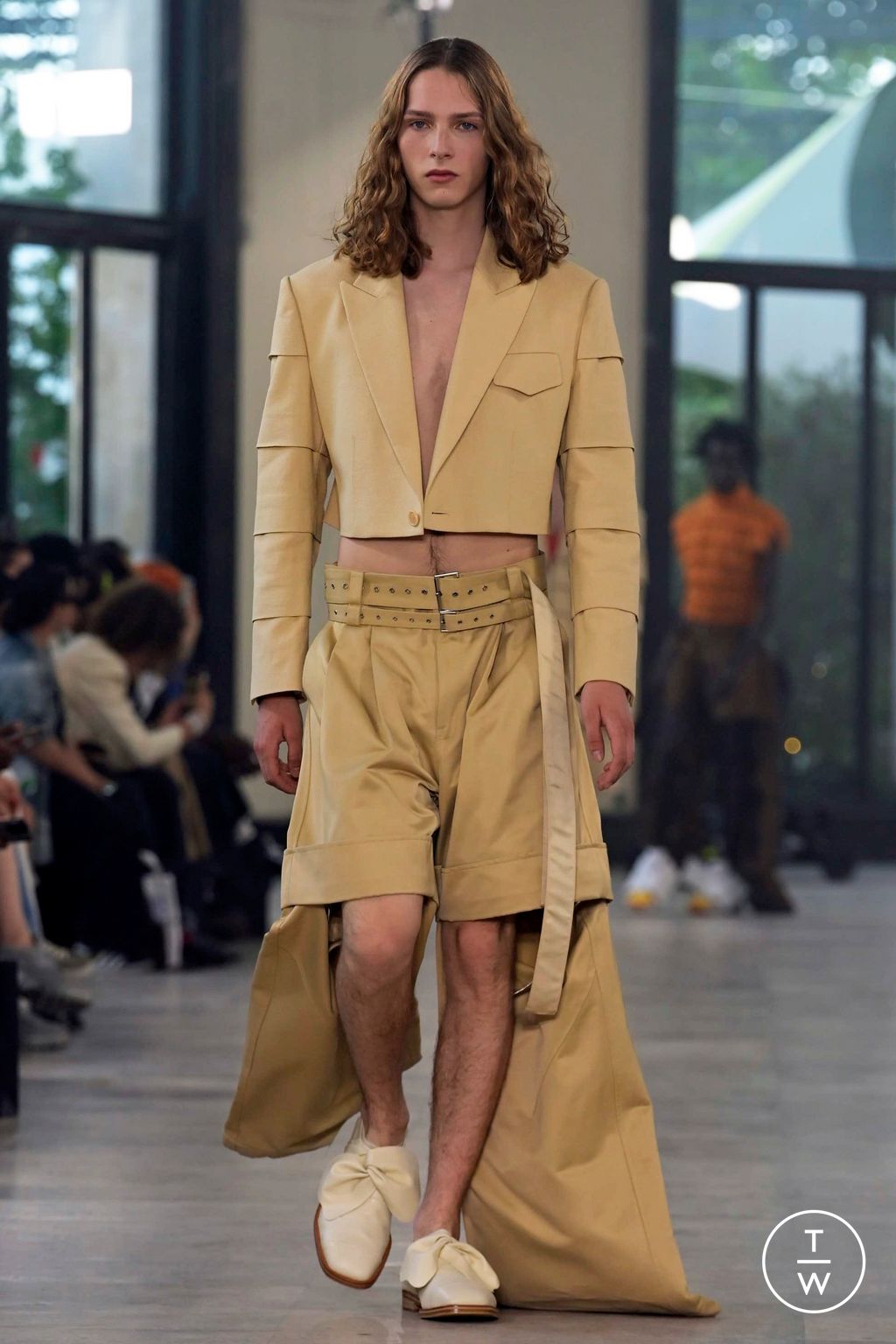 Fashion Week Paris Spring/Summer 2024 look 9 from the Songzio collection menswear