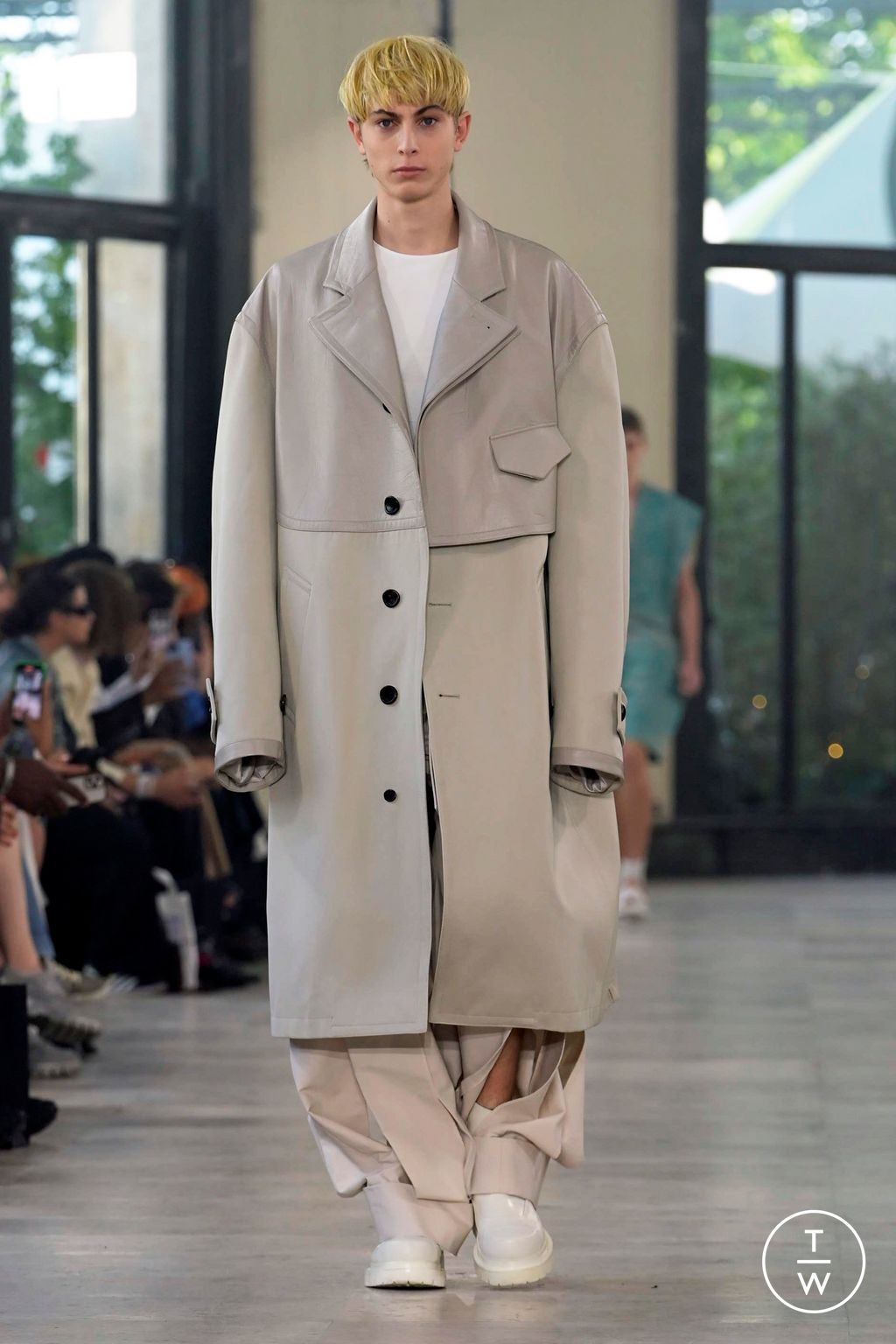 Fashion Week Paris Spring/Summer 2024 look 15 from the Songzio collection menswear