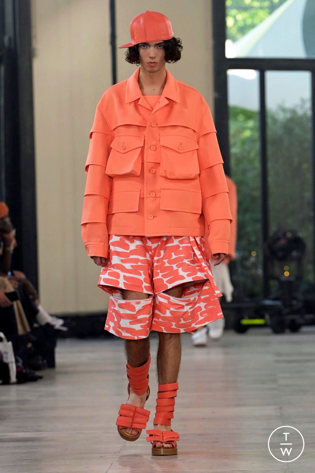 Fashion Week Paris Spring/Summer 2024 look 19 from the Songzio collection menswear