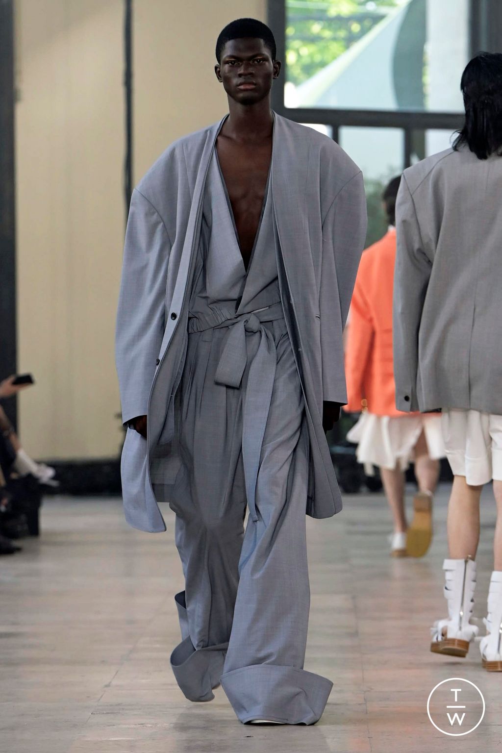 Fashion Week Paris Spring/Summer 2024 look 22 from the Songzio collection menswear