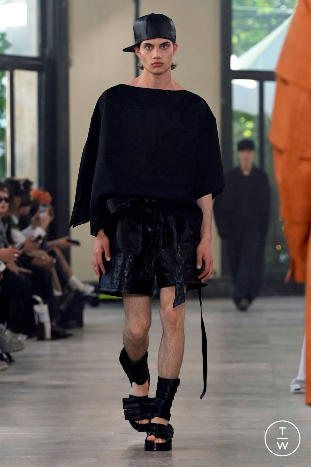 Fashion Week Paris Spring/Summer 2024 look 26 from the Songzio collection menswear