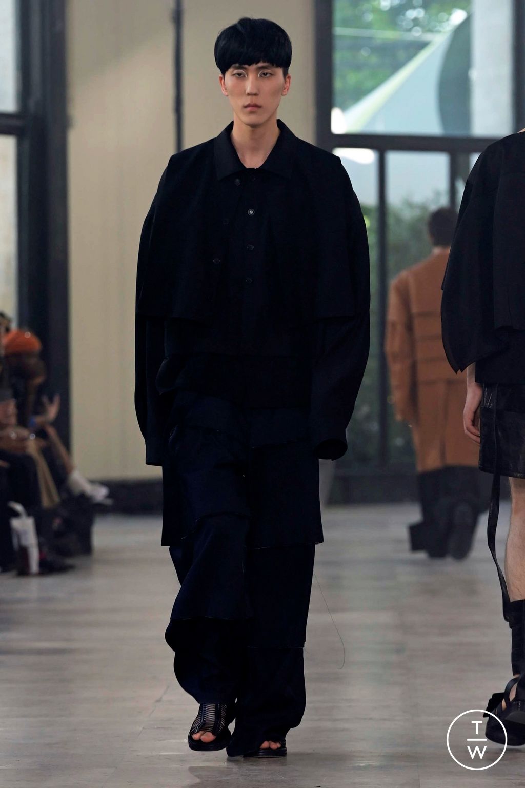 Fashion Week Paris Spring/Summer 2024 look 27 from the Songzio collection menswear