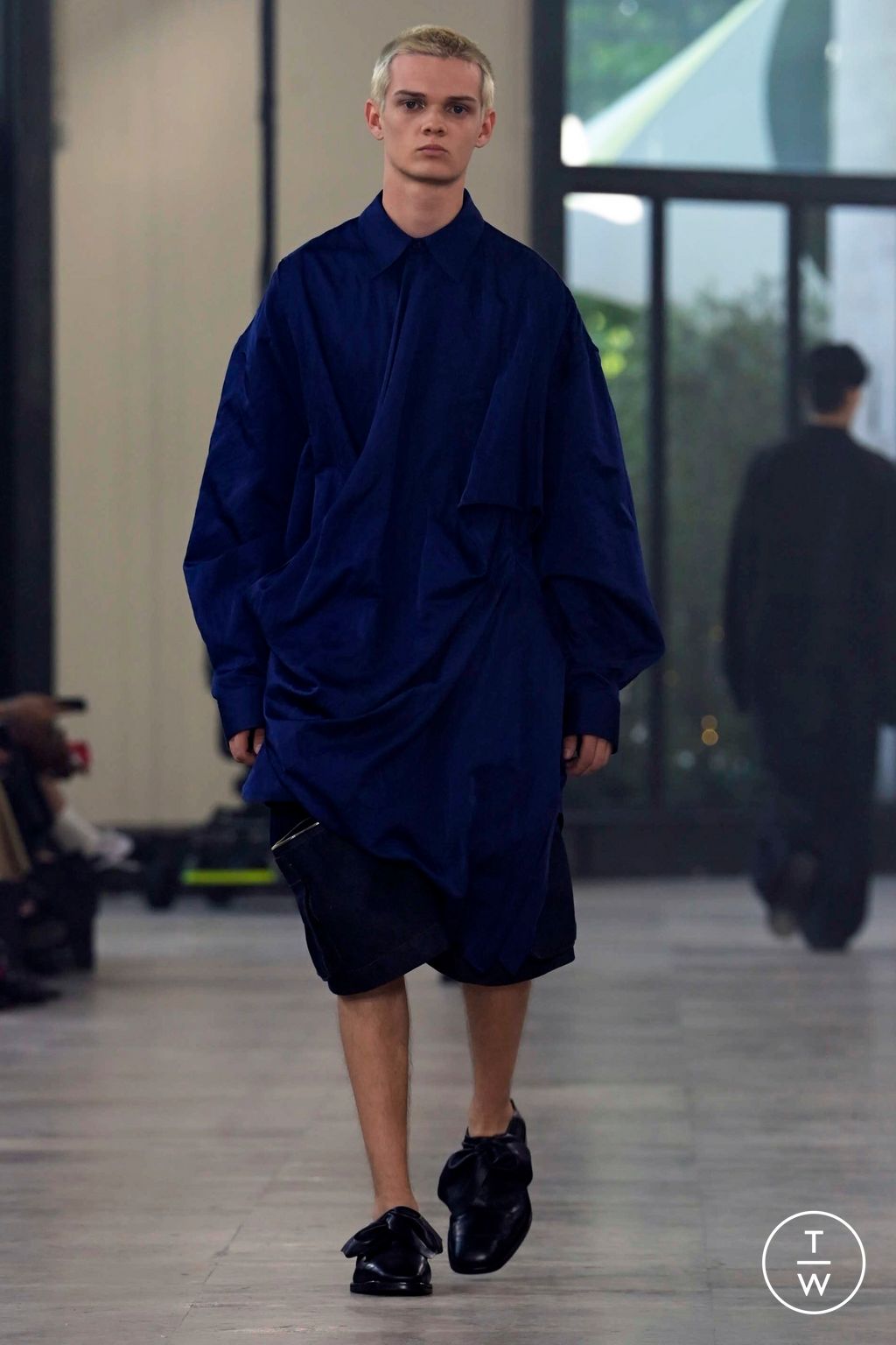 Fashion Week Paris Spring/Summer 2024 look 29 from the Songzio collection menswear