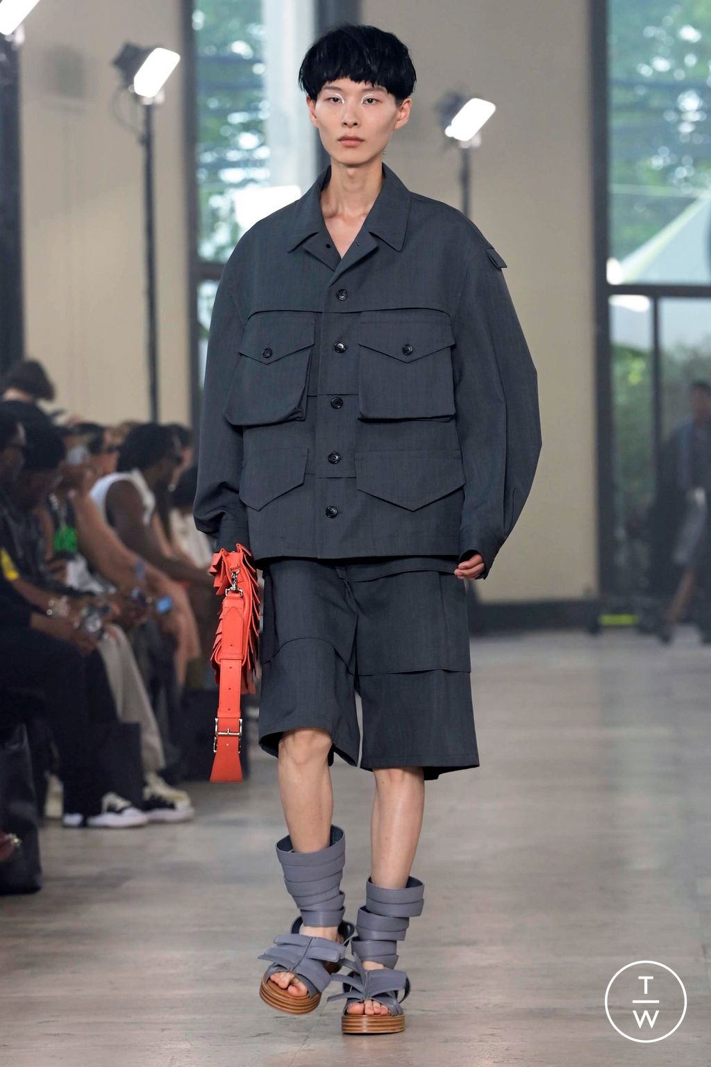 Fashion Week Paris Spring/Summer 2024 look 32 from the Songzio collection 男装