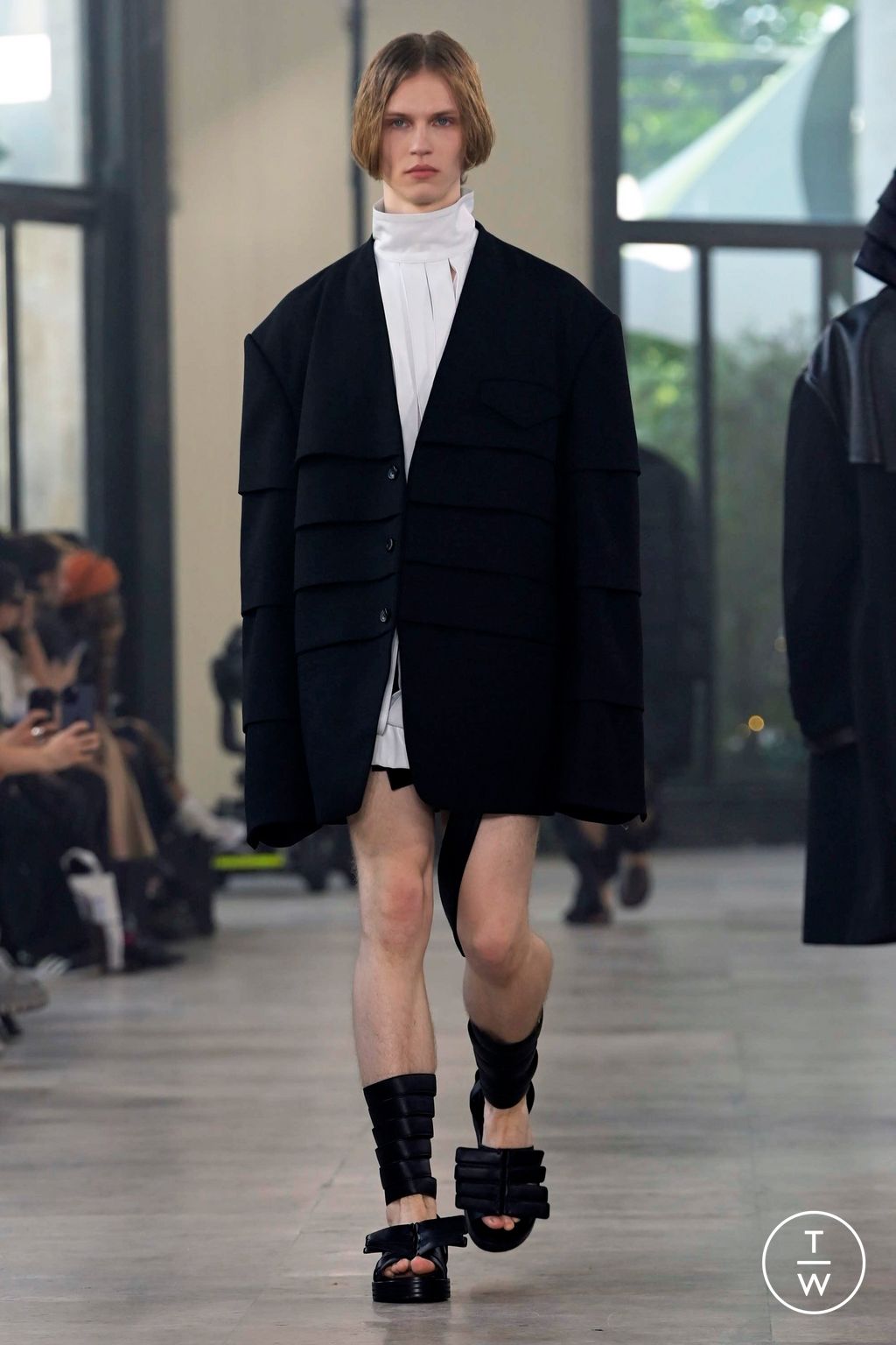 Fashion Week Paris Spring/Summer 2024 look 35 from the Songzio collection menswear