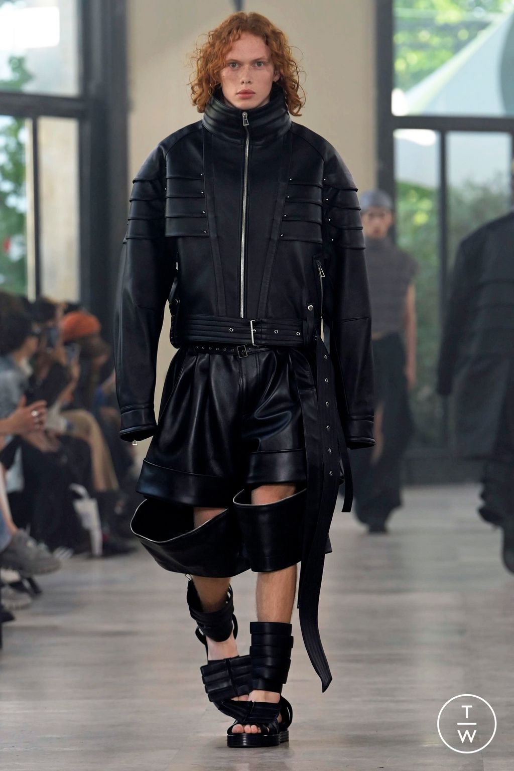Fashion Week Paris Spring/Summer 2024 look 38 from the Songzio collection menswear
